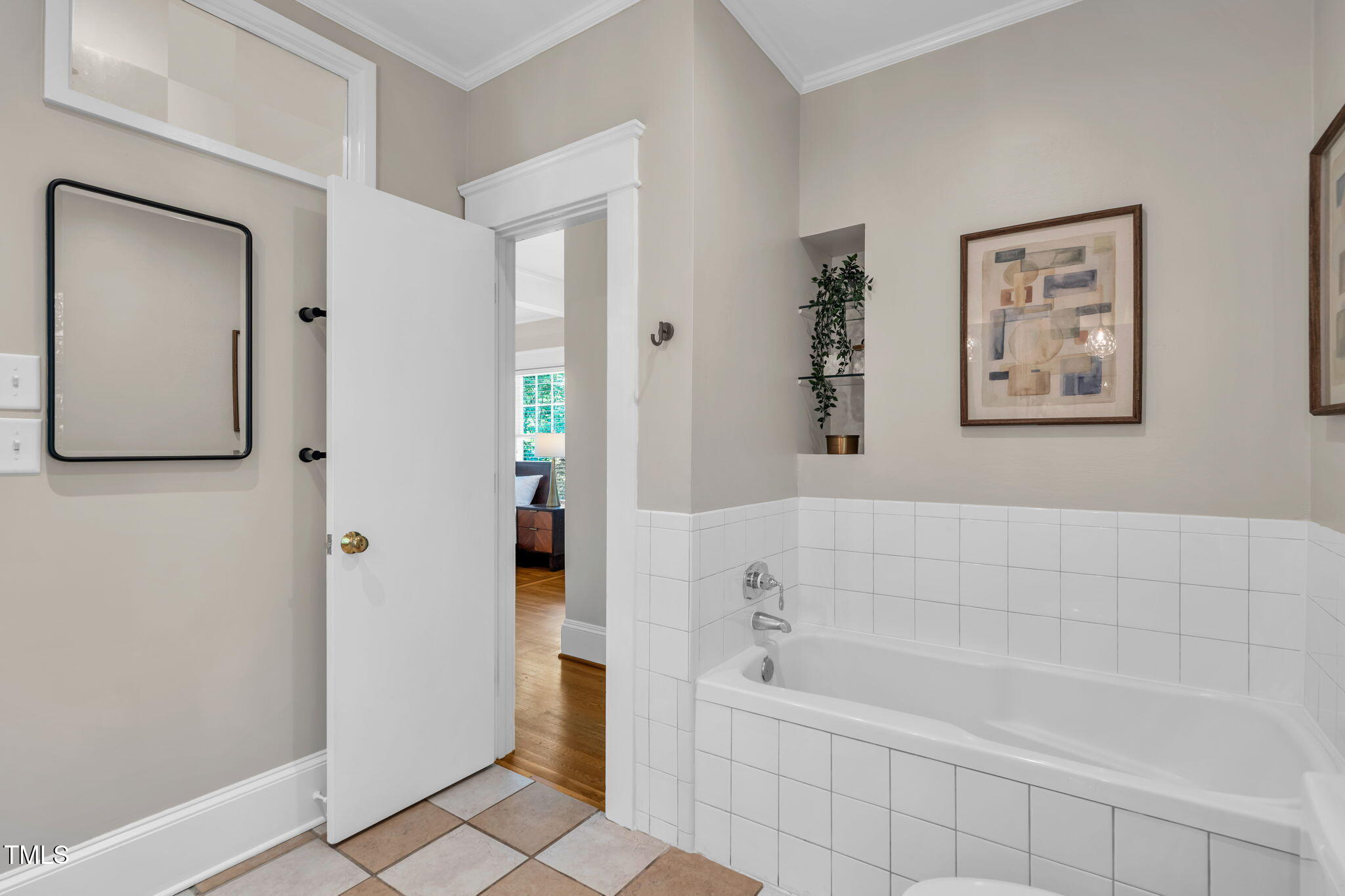 1015 W Trinity Avenue