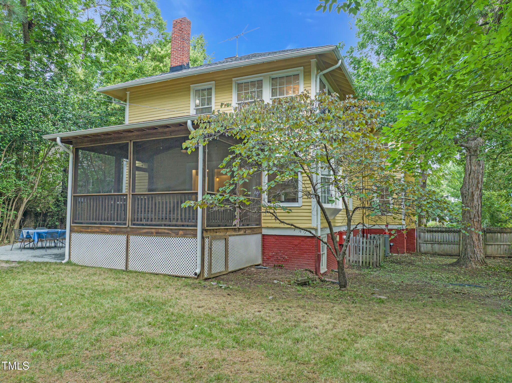 1015 W Trinity Avenue