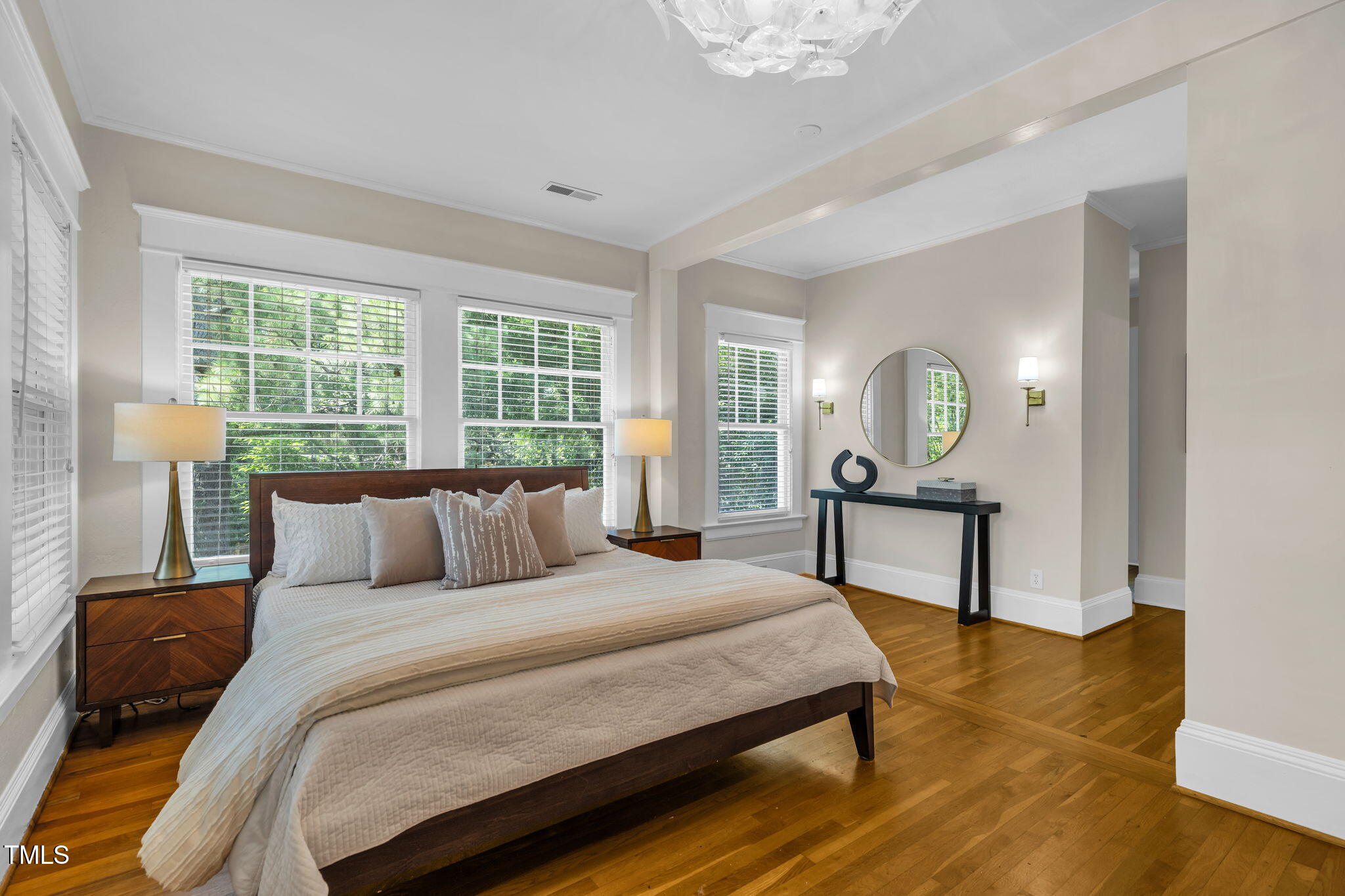 1015 W Trinity Avenue