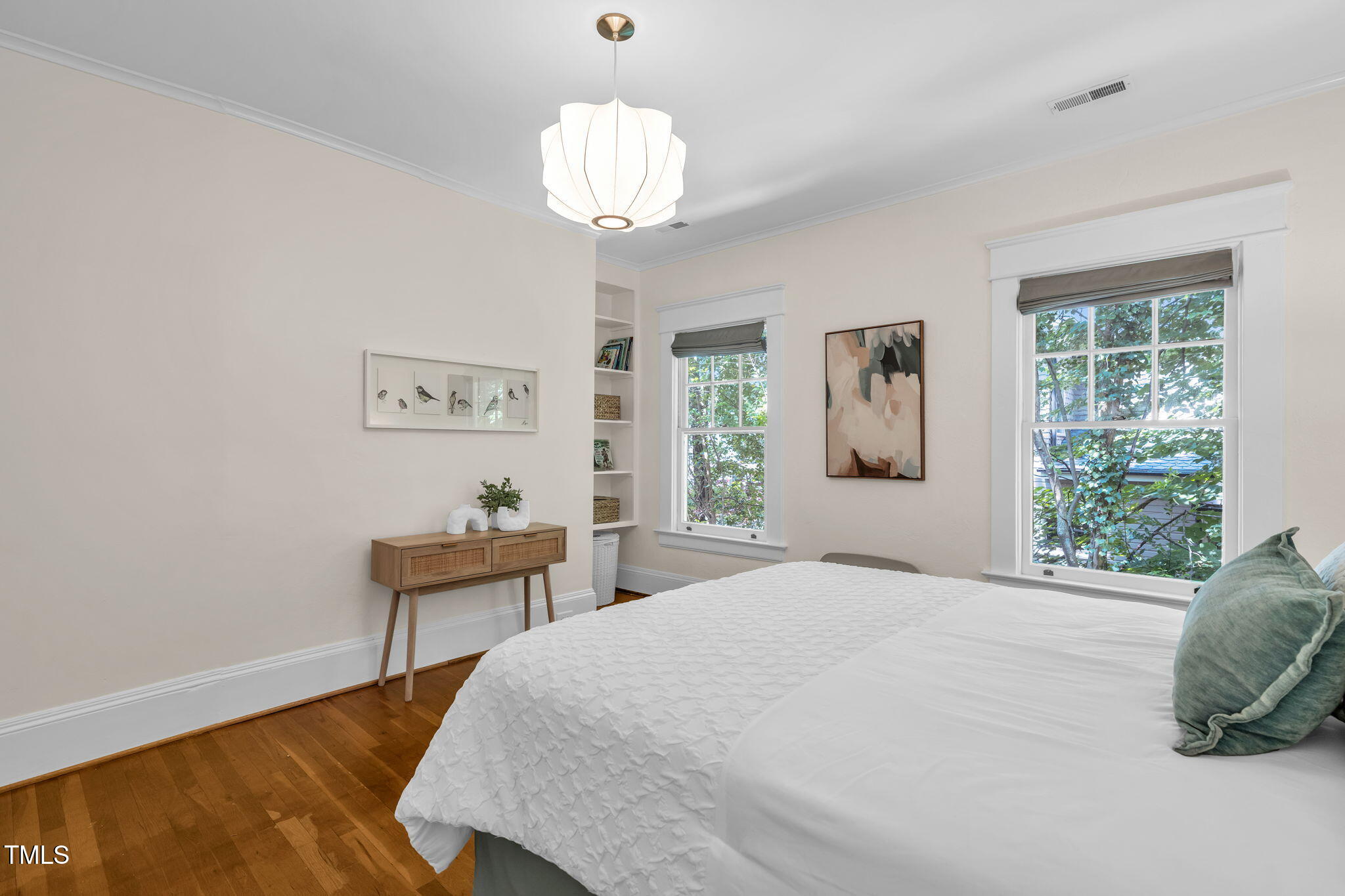 1015 W Trinity Avenue