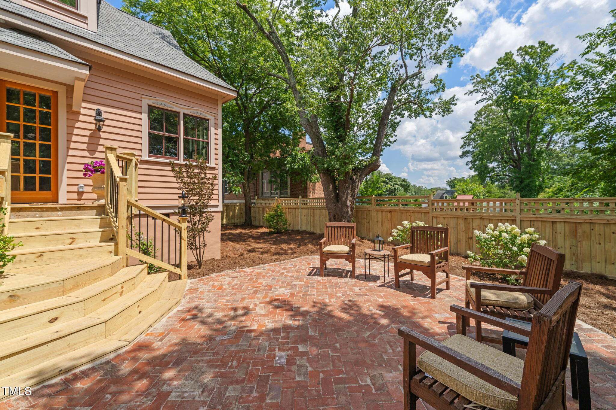 210 E Trinity Avenue