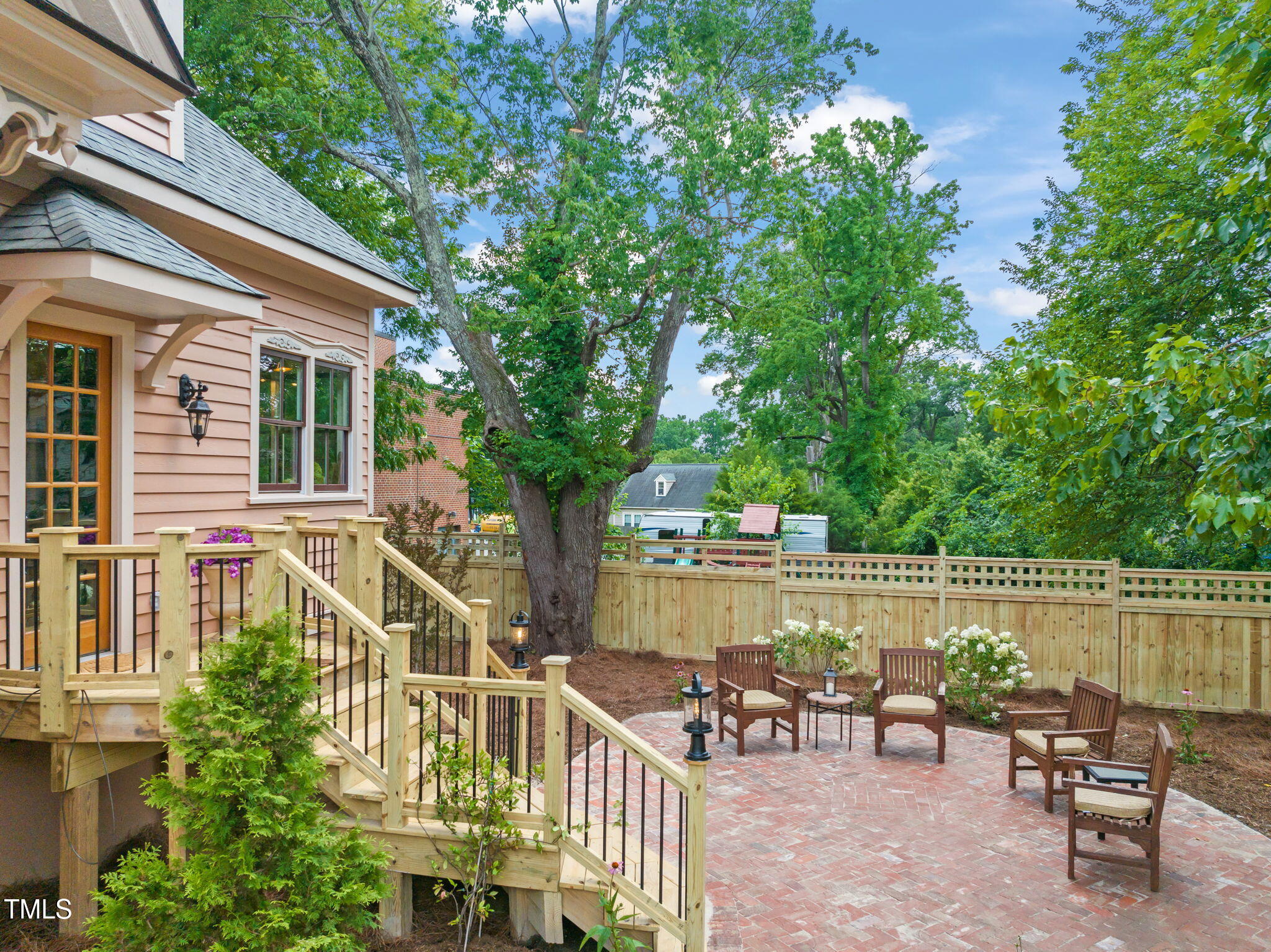 210 E Trinity Avenue