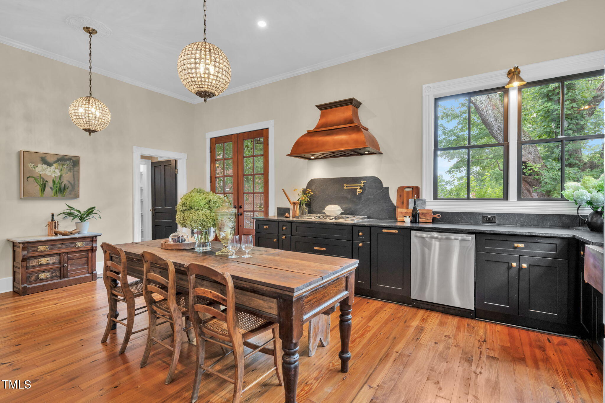 210 E Trinity Avenue