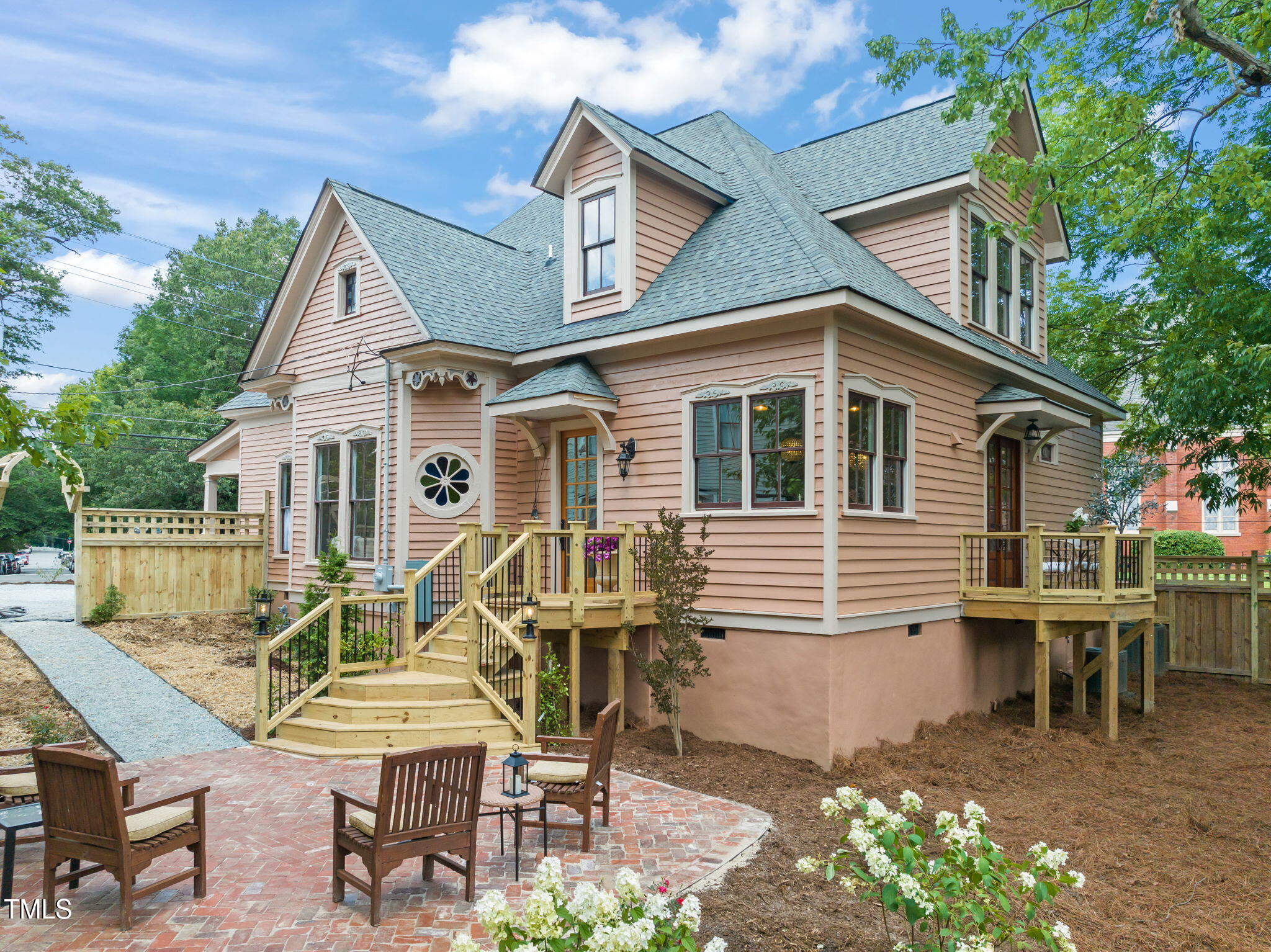 210 E Trinity Avenue