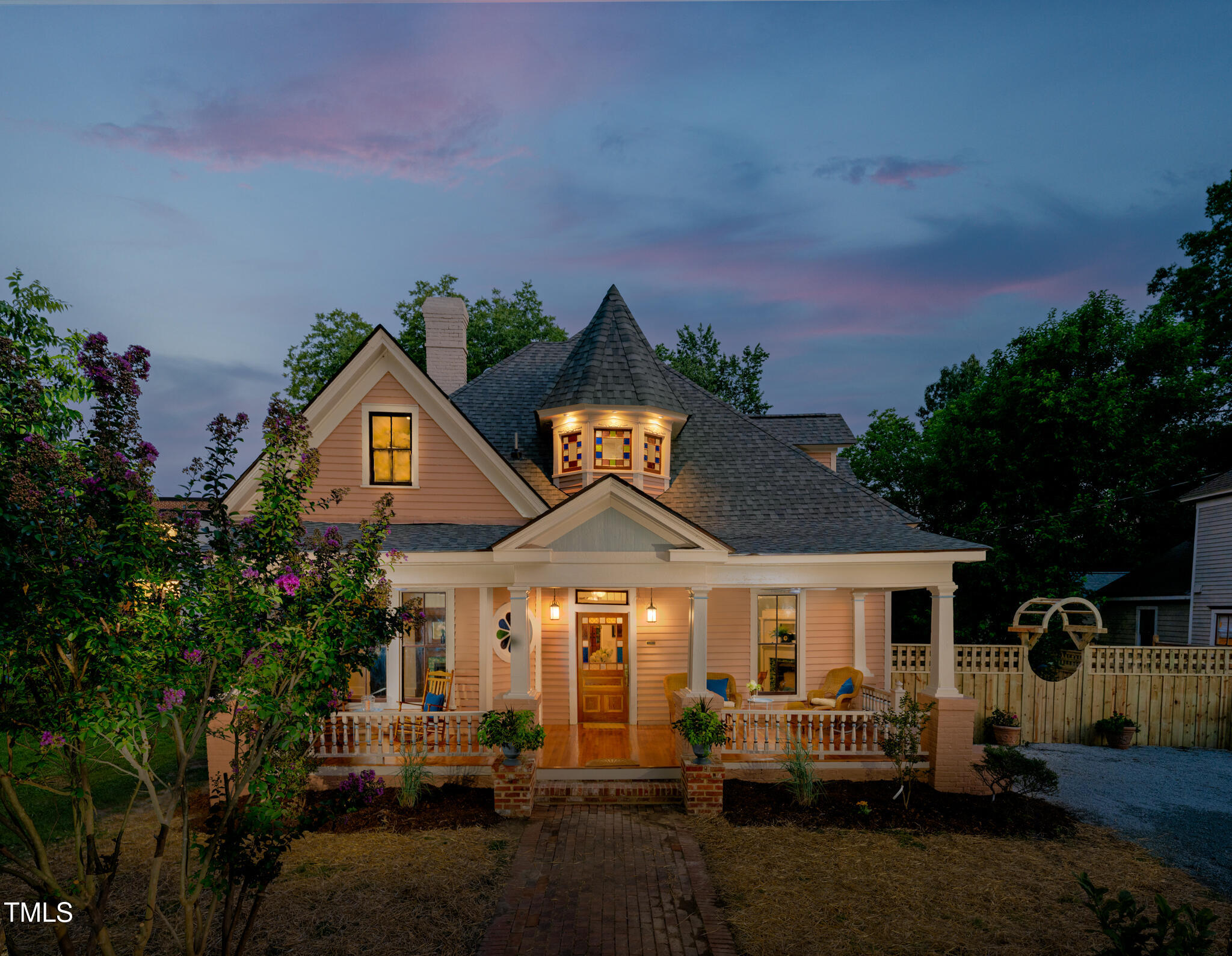 210 E Trinity Avenue