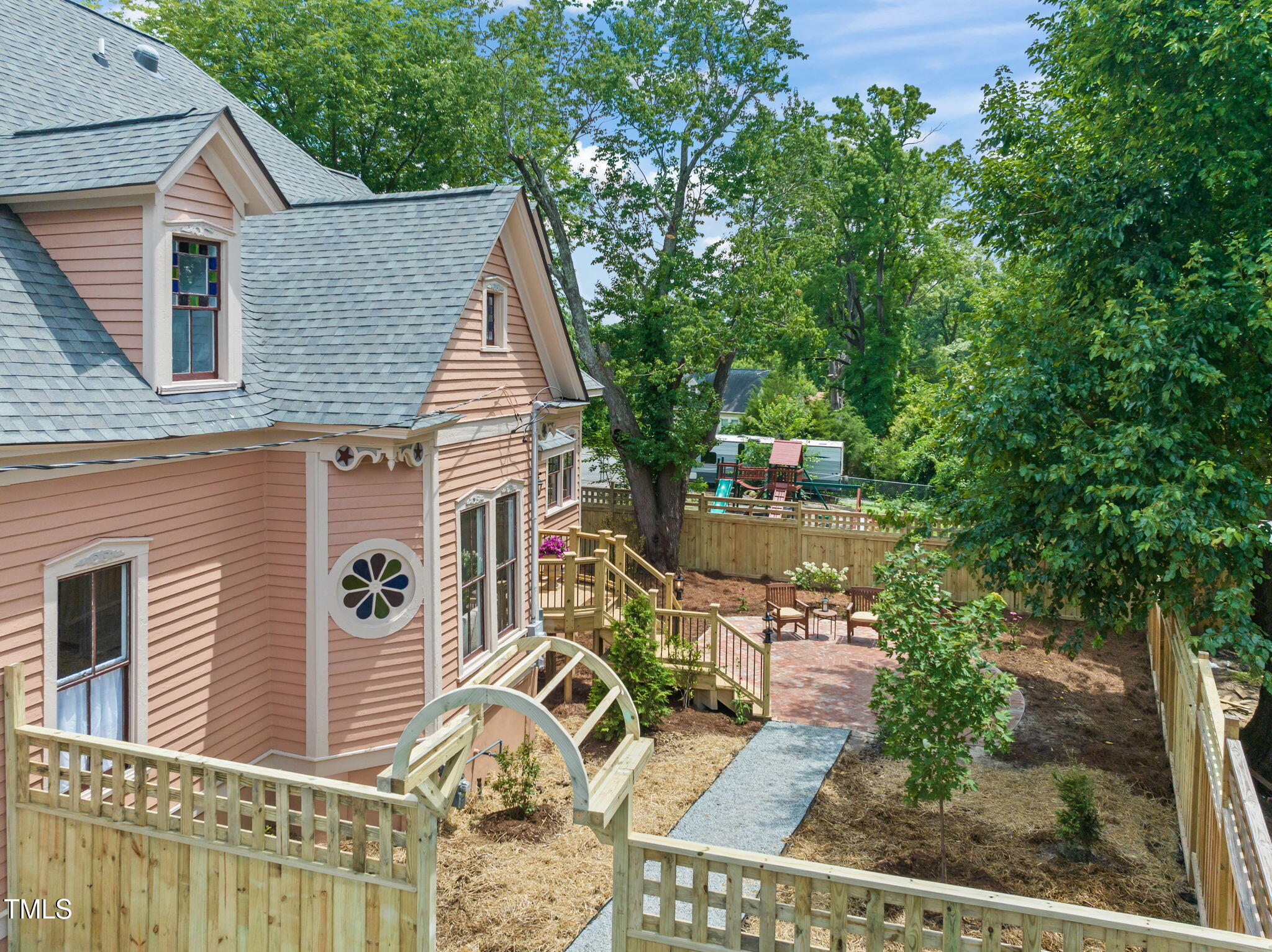 210 E Trinity Avenue