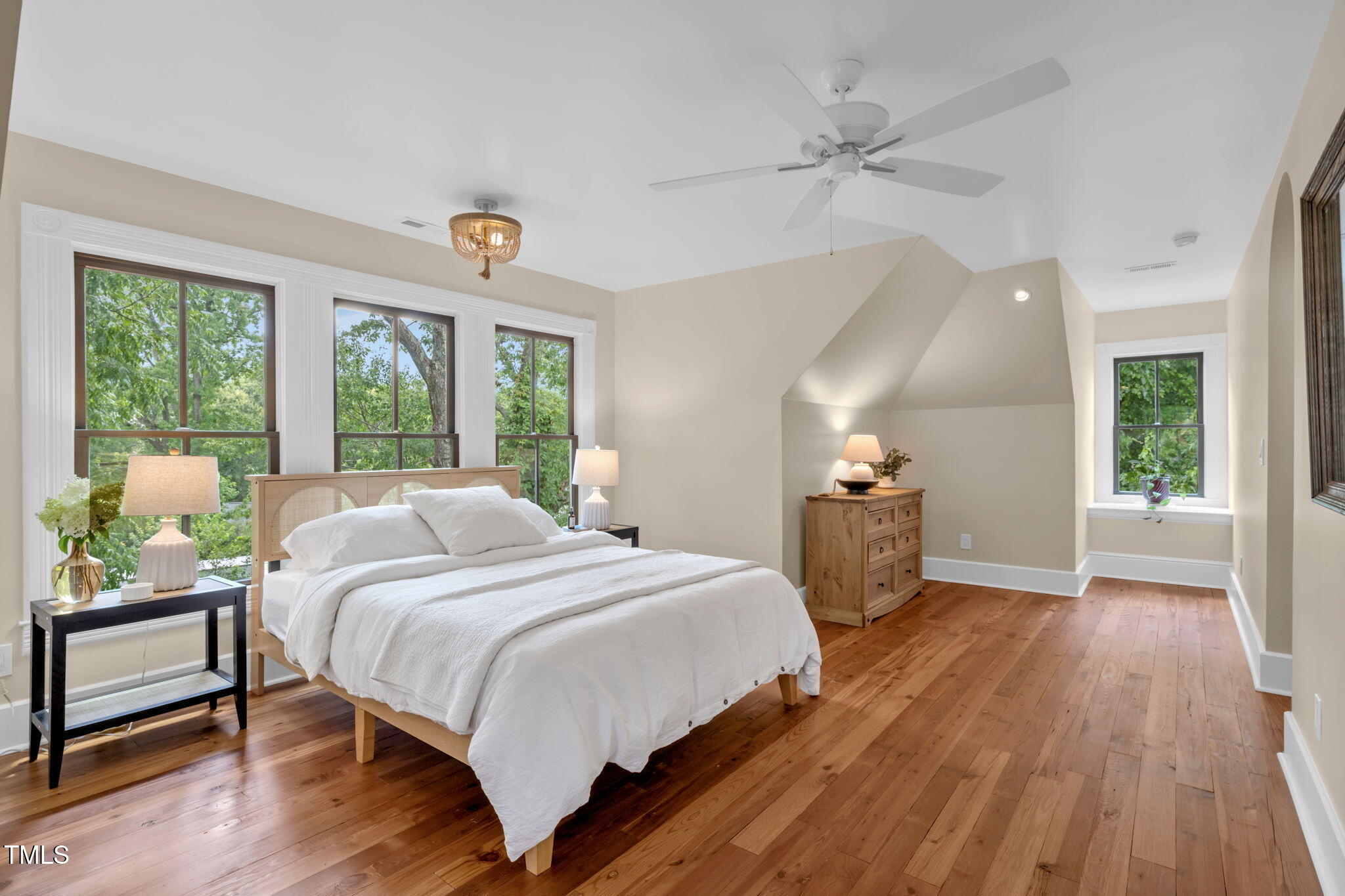 210 E Trinity Avenue