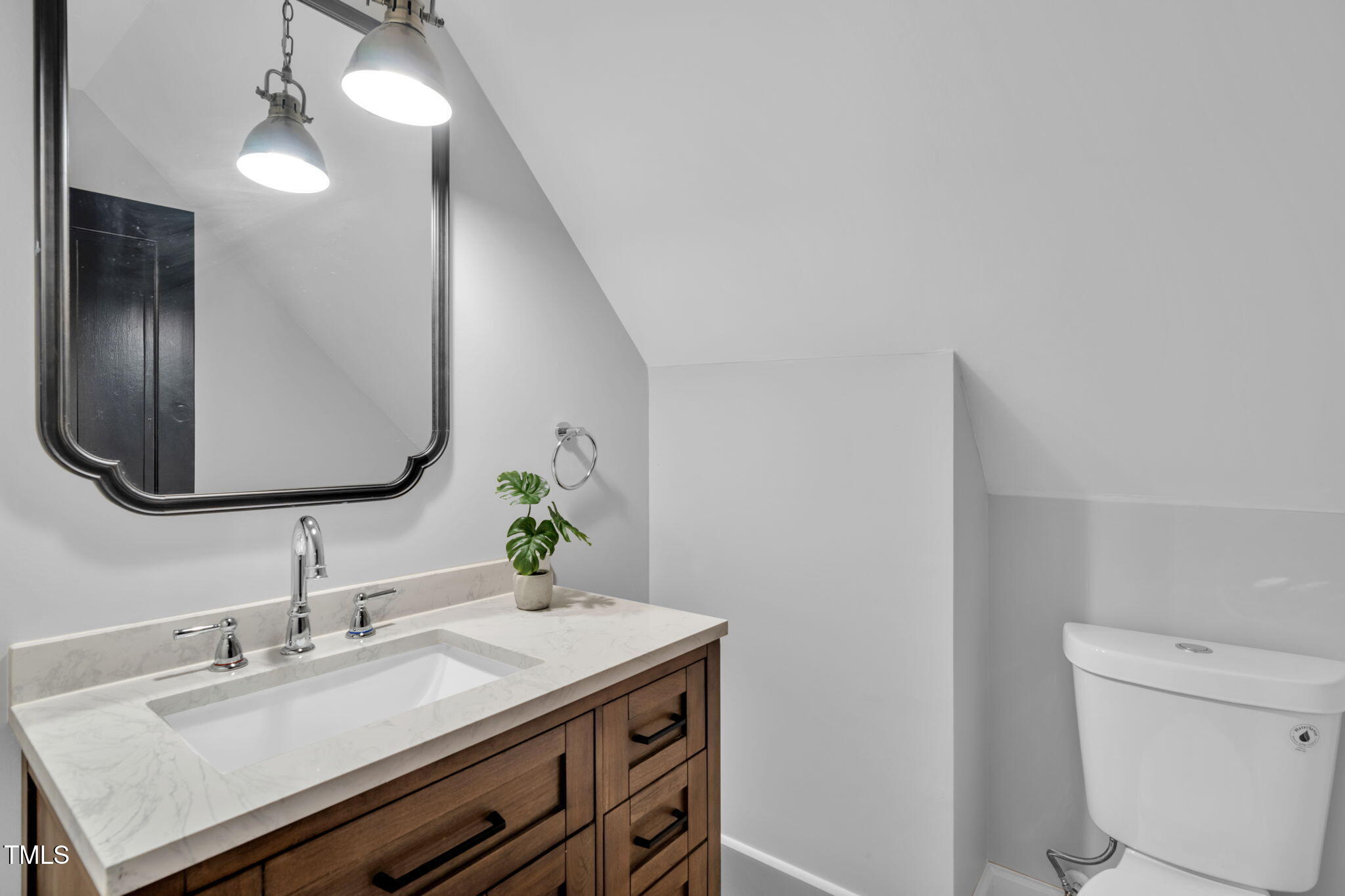 210 E Trinity Avenue