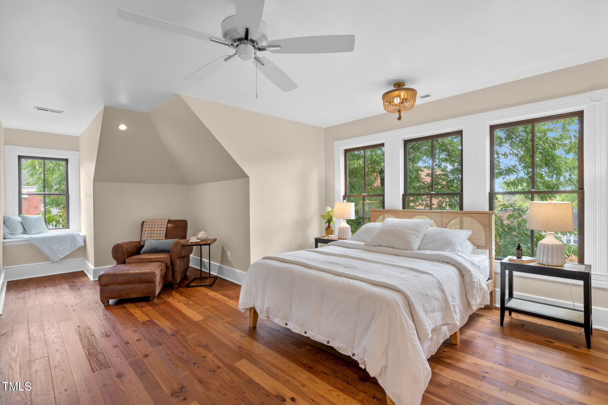 210 E Trinity Avenue