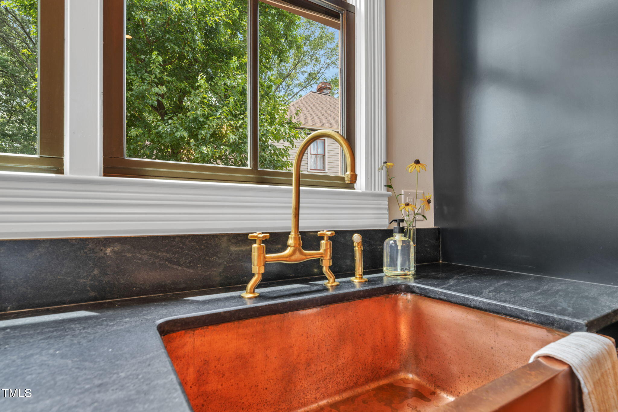 210 E Trinity Avenue