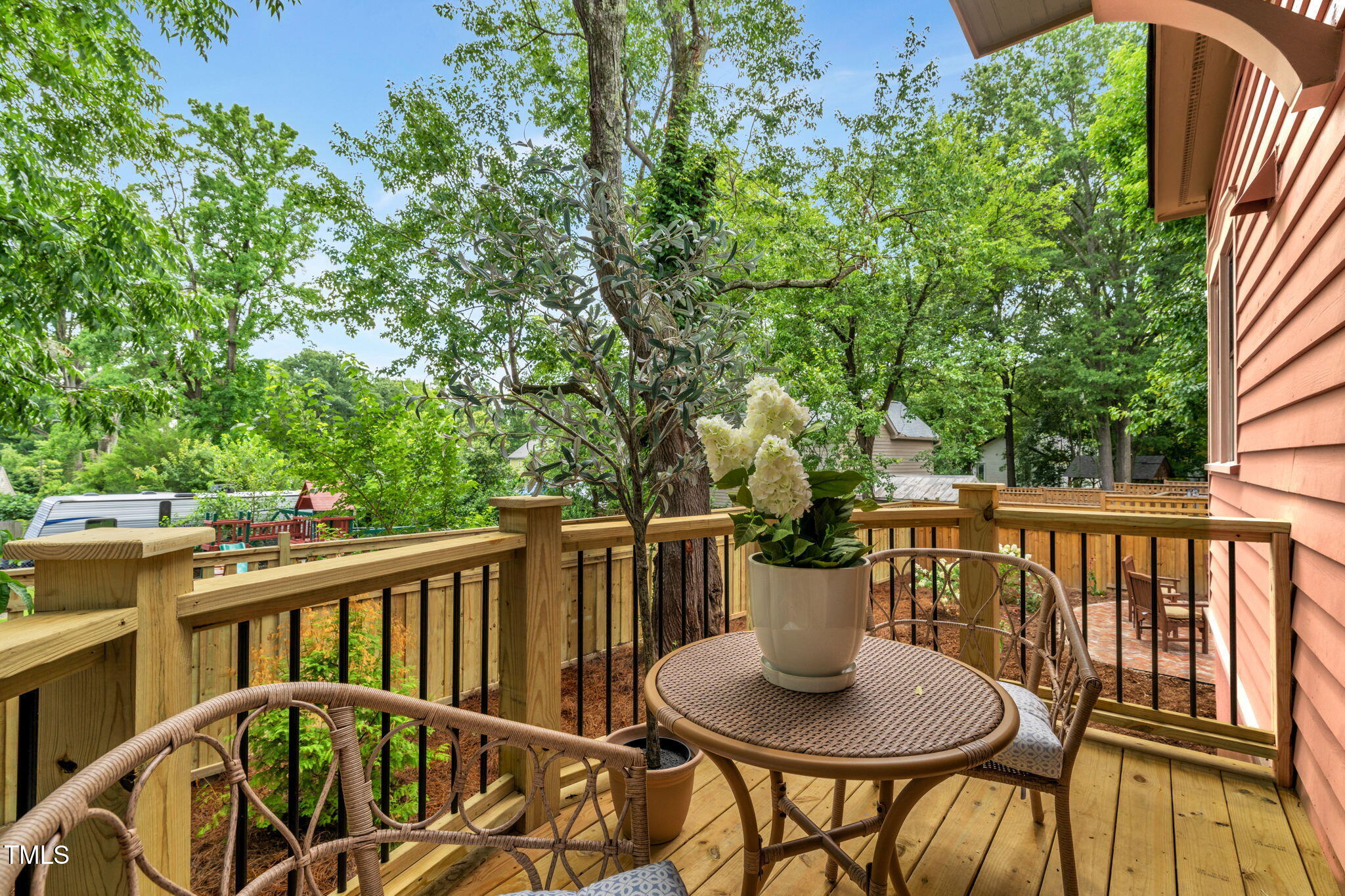 210 E Trinity Avenue