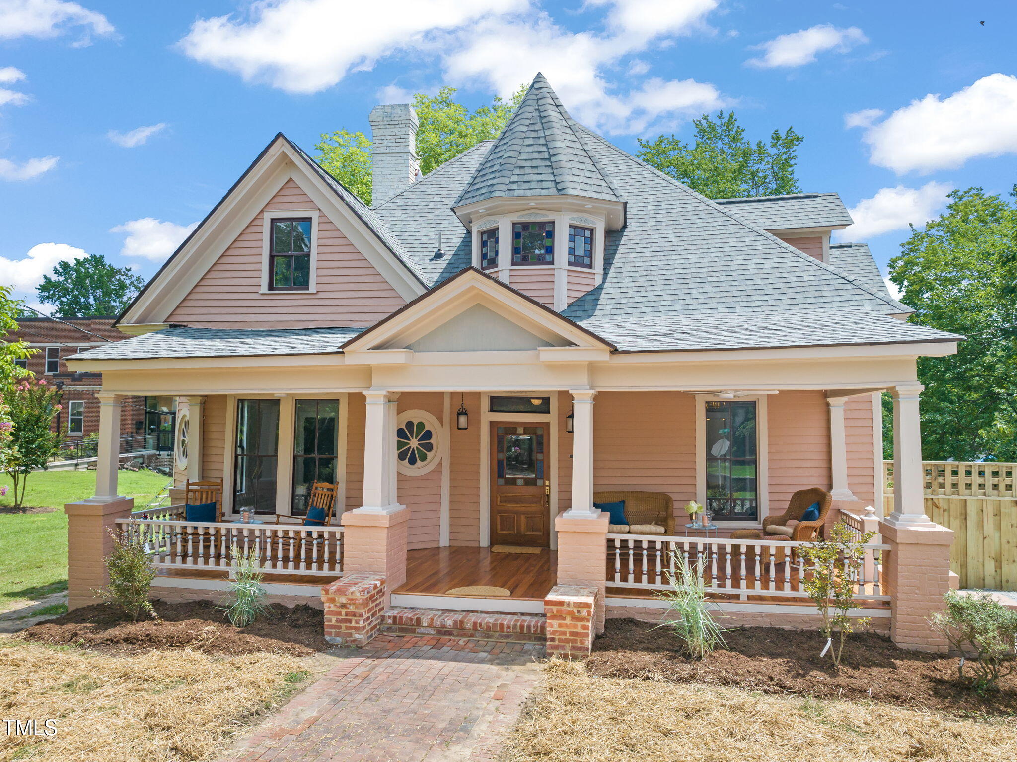 210 E Trinity Avenue