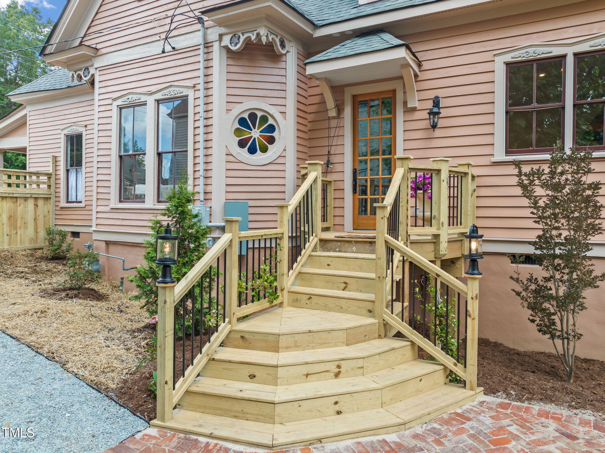 210 E Trinity Avenue