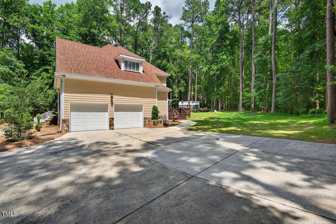 6225 Acorn Ridge Trail
