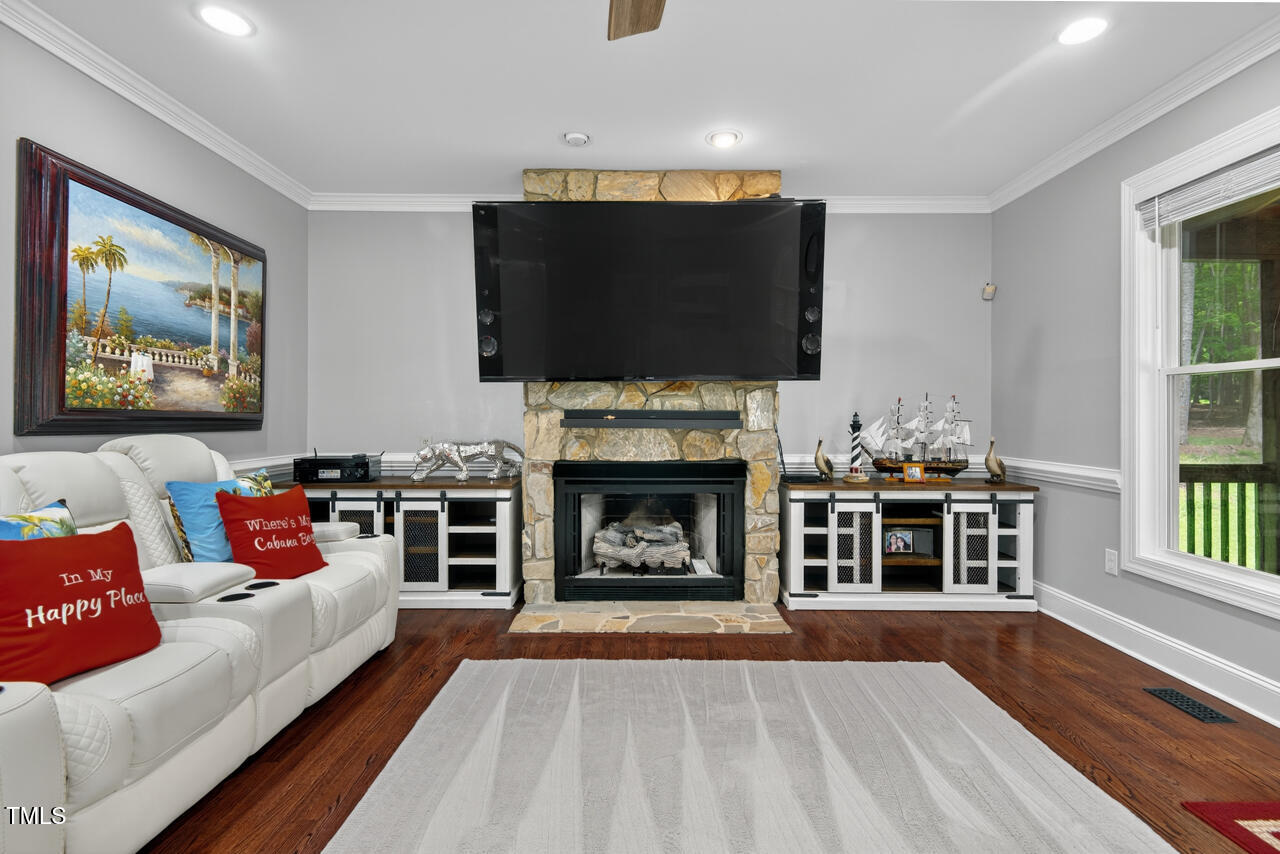 6225 Acorn Ridge Trail