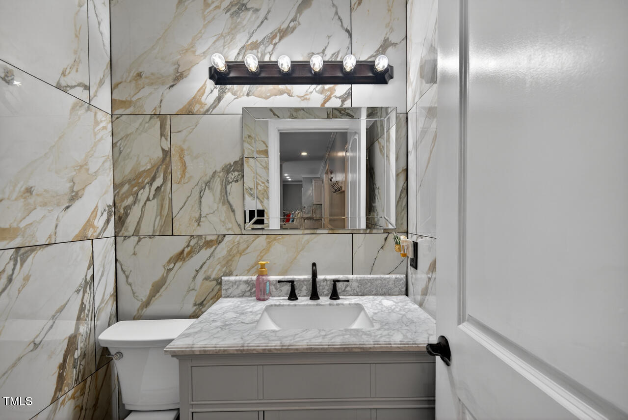 6225 Acorn Ridge Trail