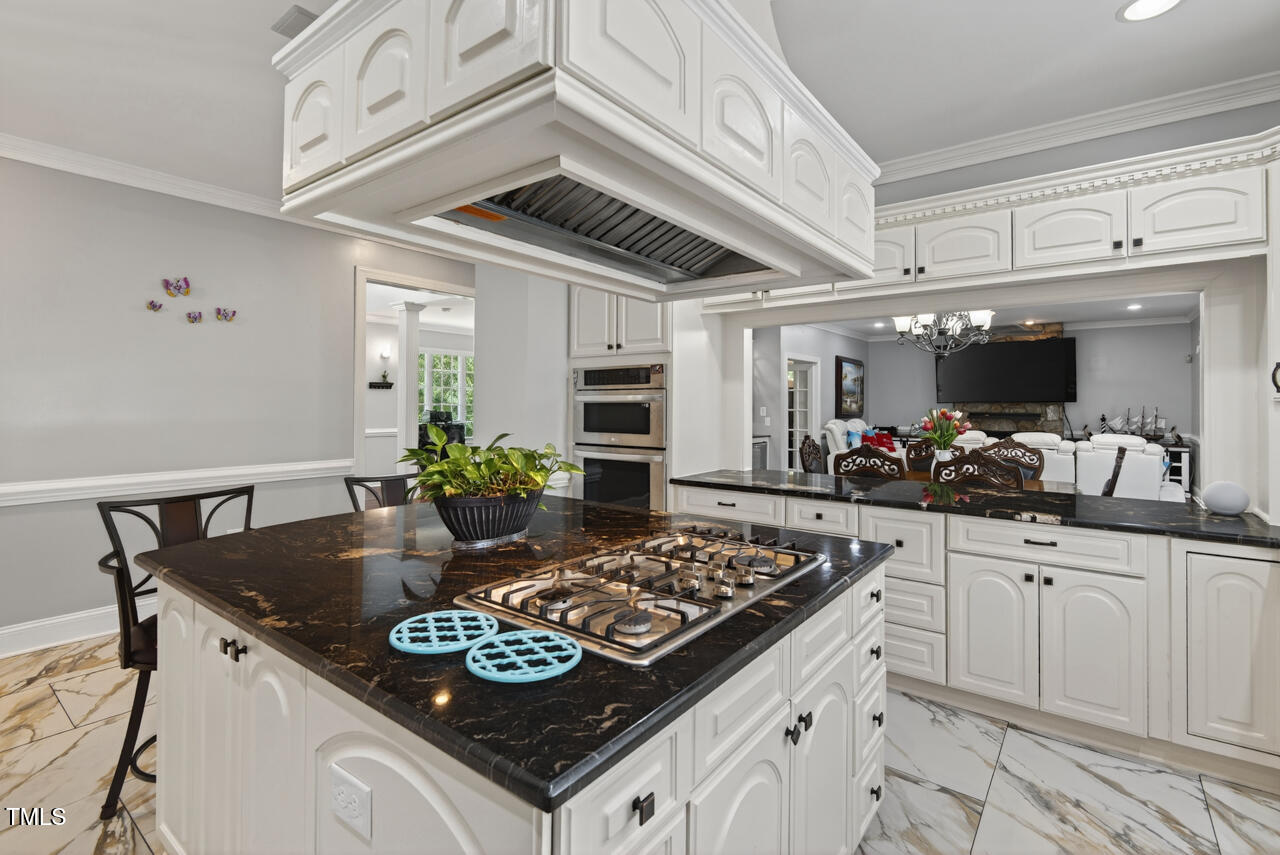 6225 Acorn Ridge Trail