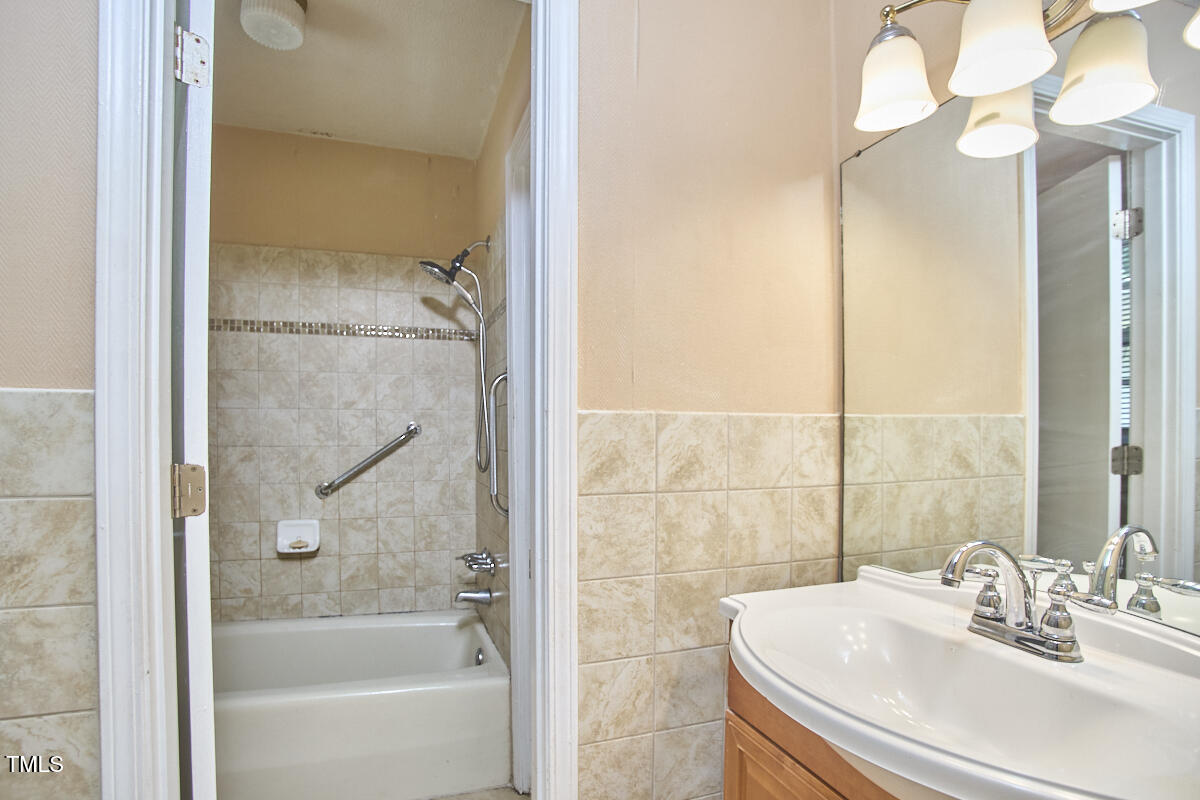 311 Ebon Road