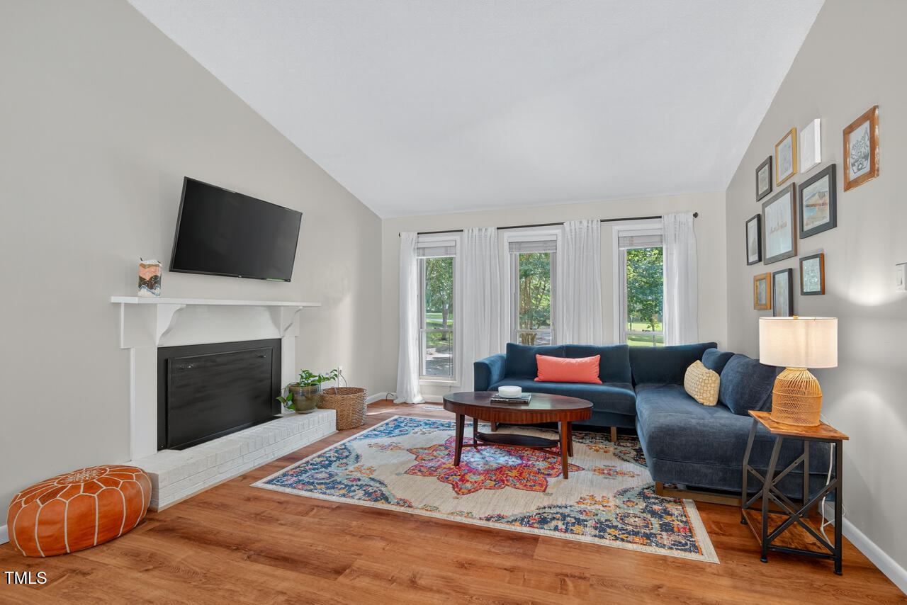 810 Royal Oaks Drive