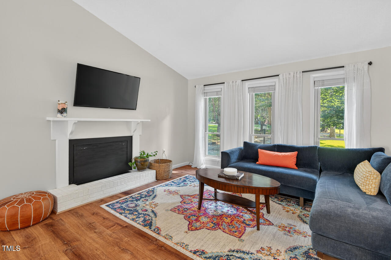 810 Royal Oaks Drive