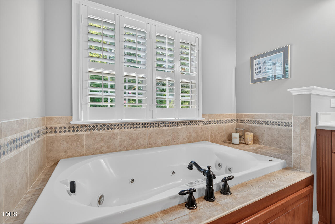 3748 Knollcreek Drive