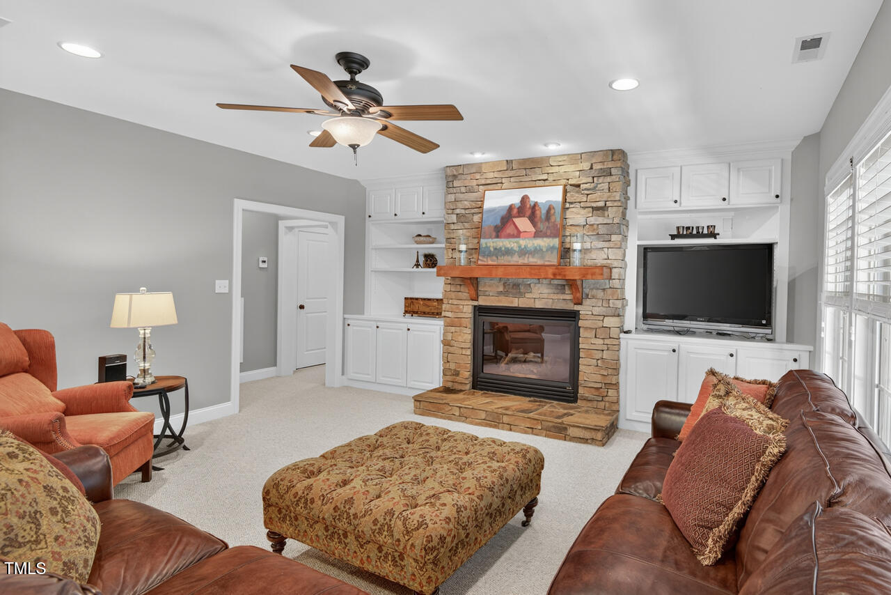 3748 Knollcreek Drive