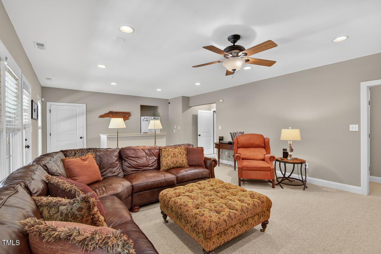 3748 Knollcreek Drive