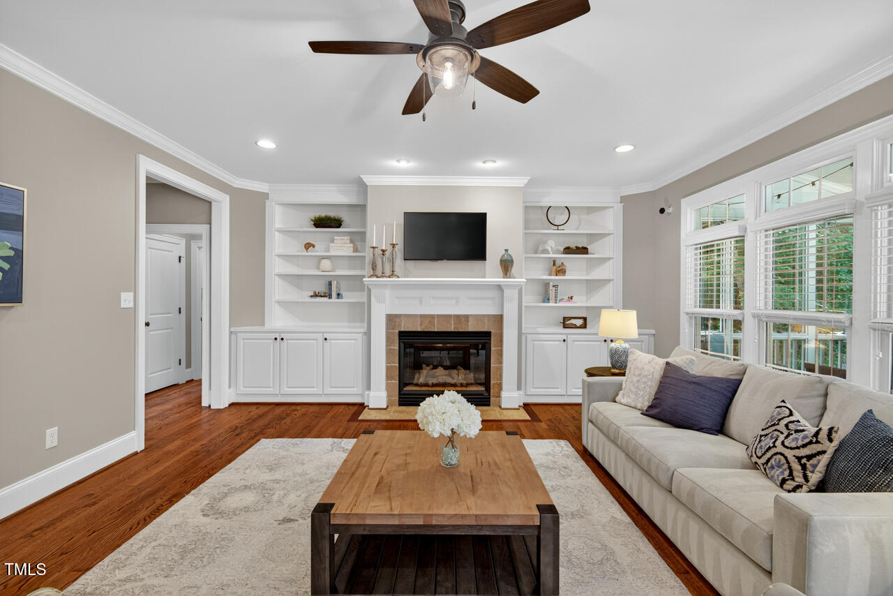 3748 Knollcreek Drive