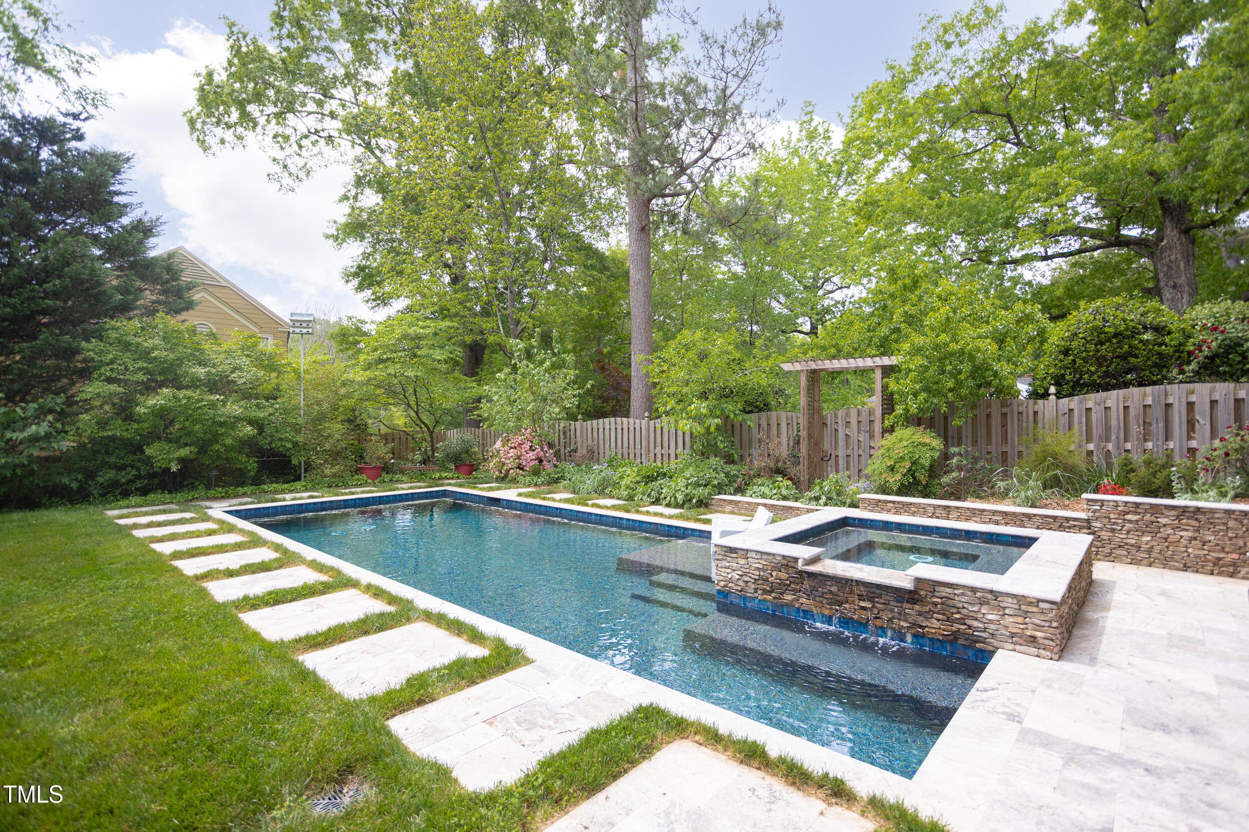 1603 Hermitage Court