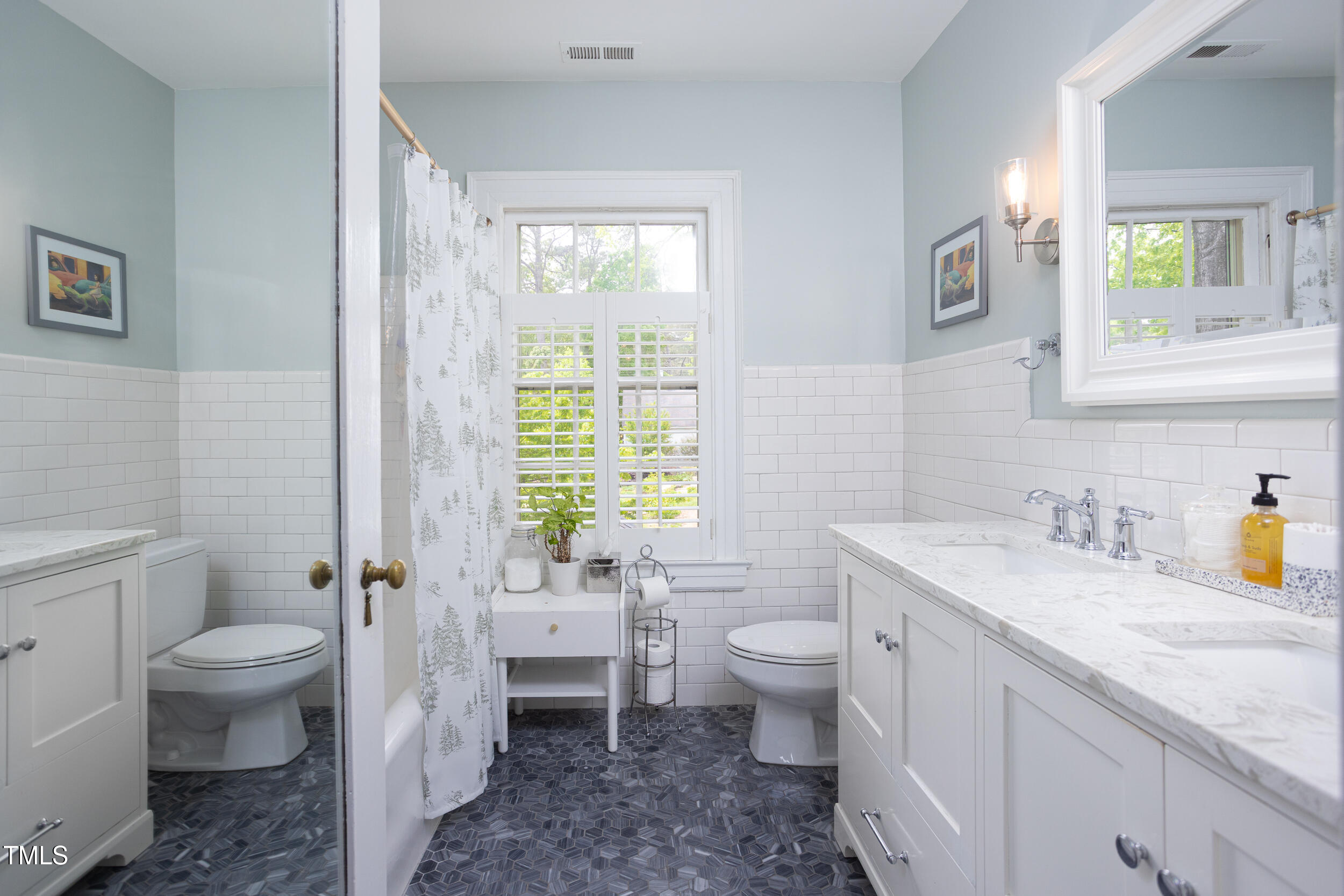 1603 Hermitage Court