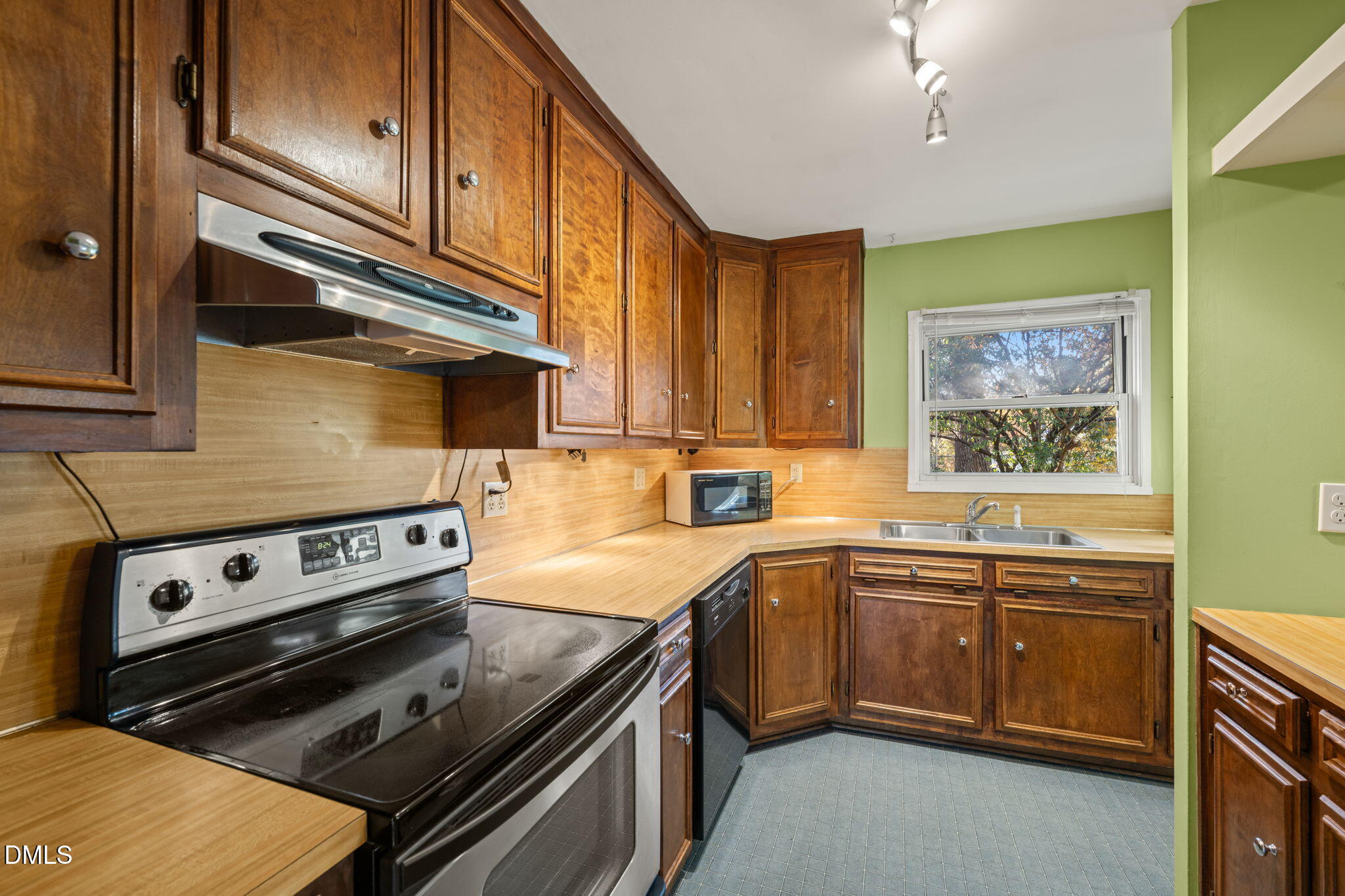 3107 Rosebriar Drive