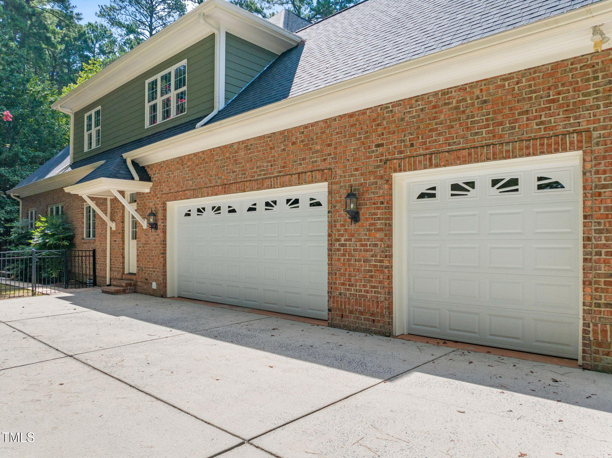 125 Colfax Drive