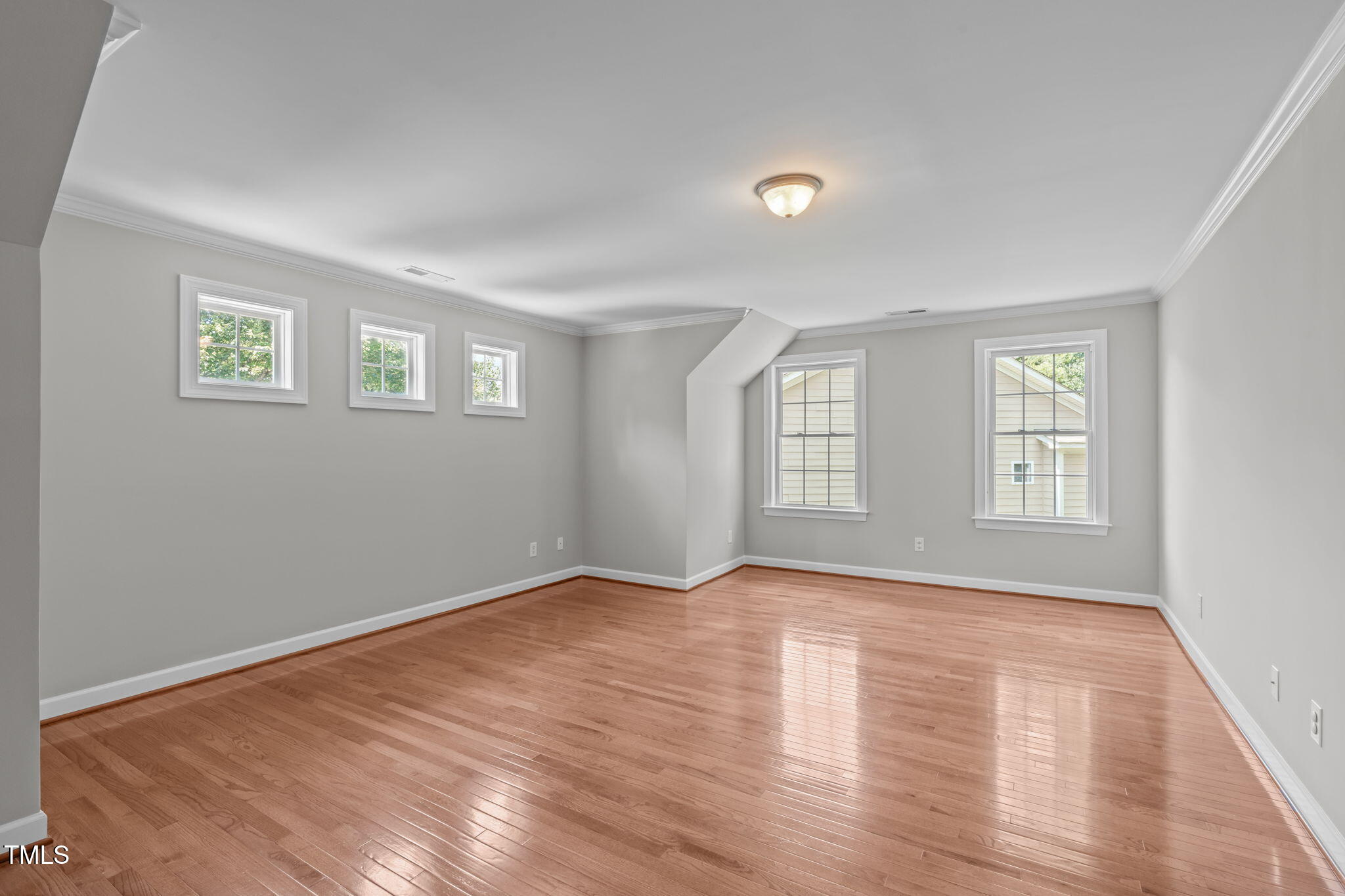 15 Silverbush Court