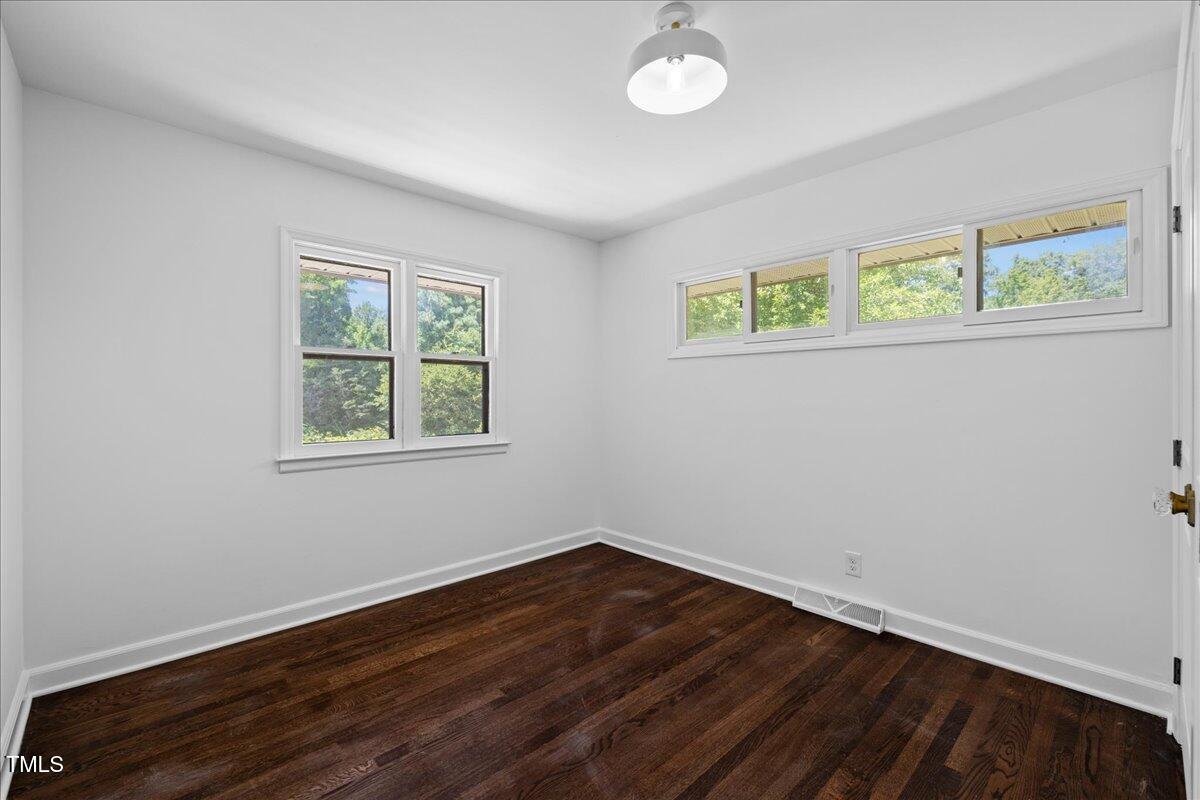 6910 Herndon Rd Road
