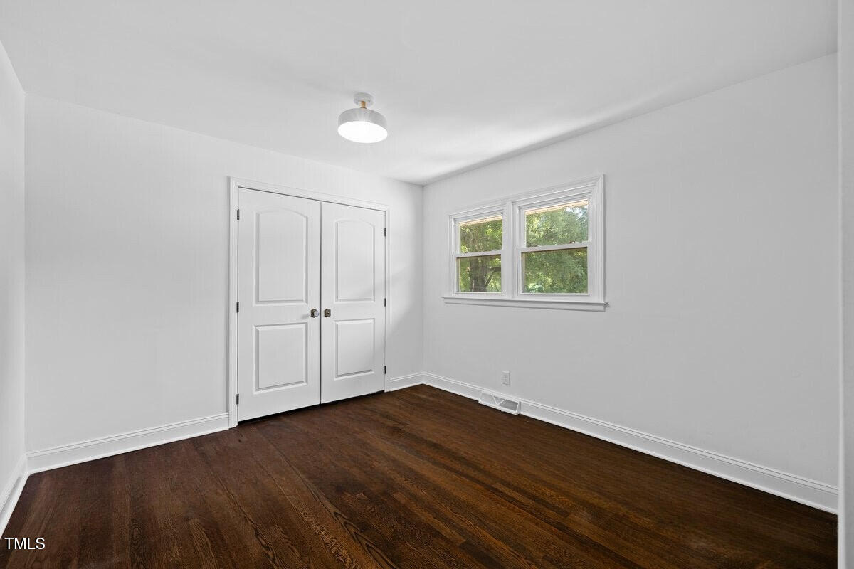 6910 Herndon Rd Road