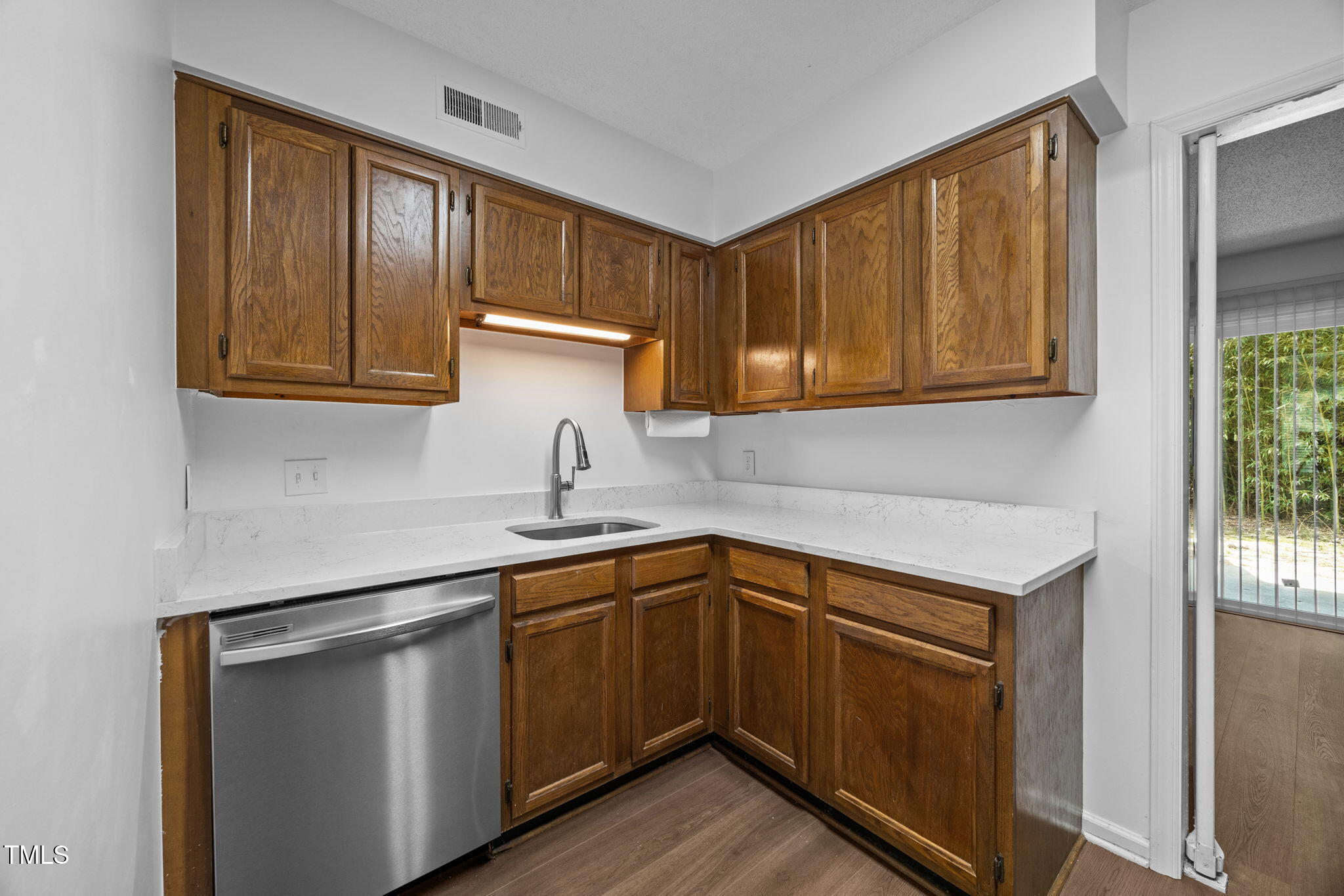 4101 Five Oaks Drive # 37