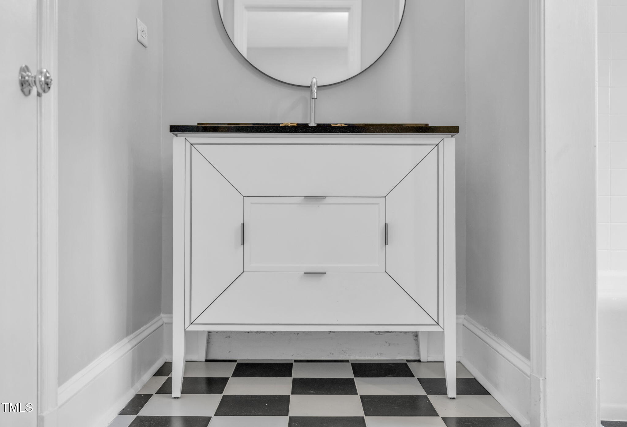 1005 W Club Boulevard