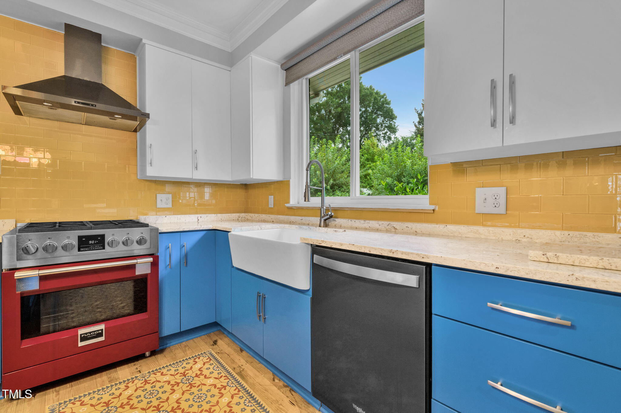 1005 W Club Boulevard