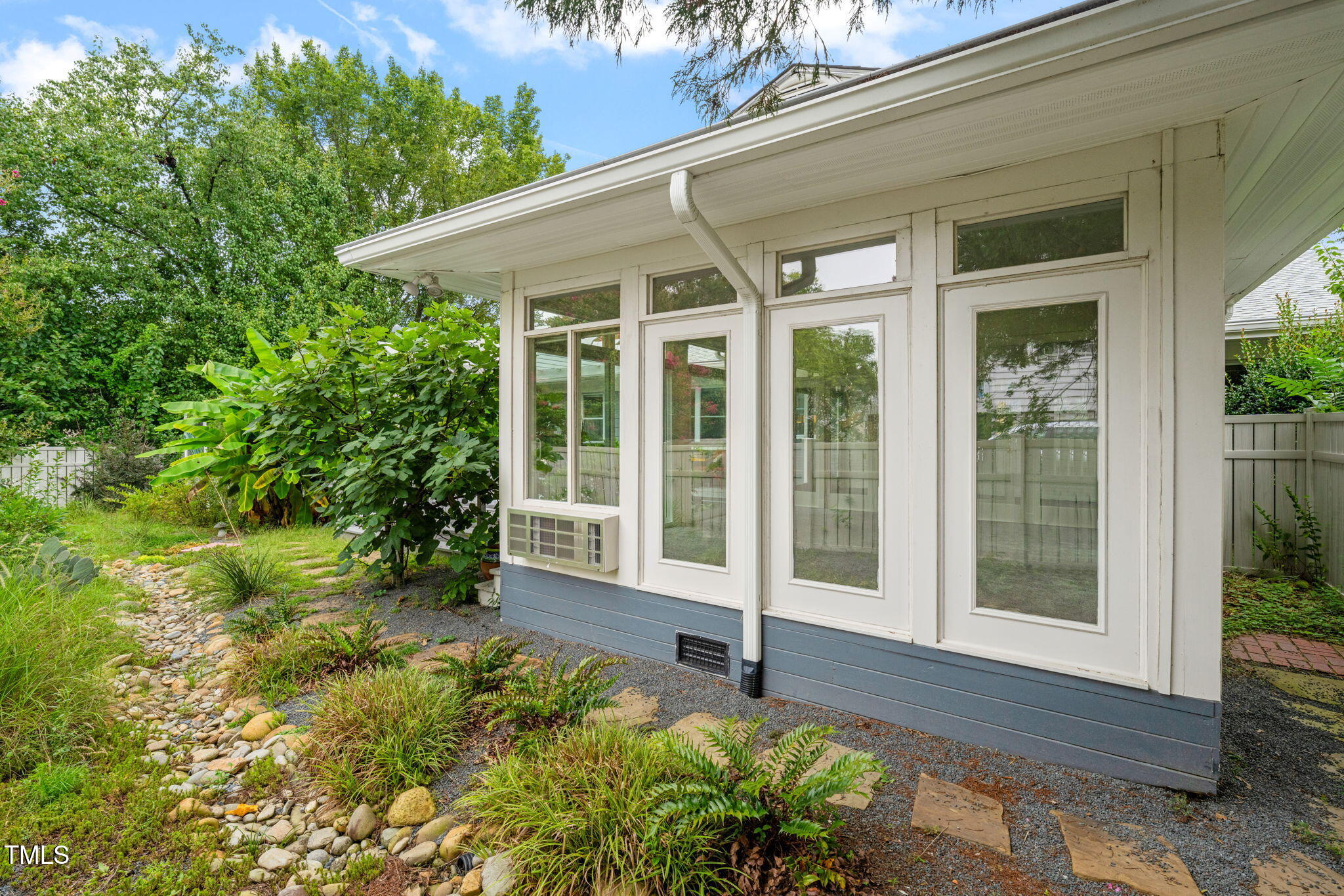 1005 W Club Boulevard