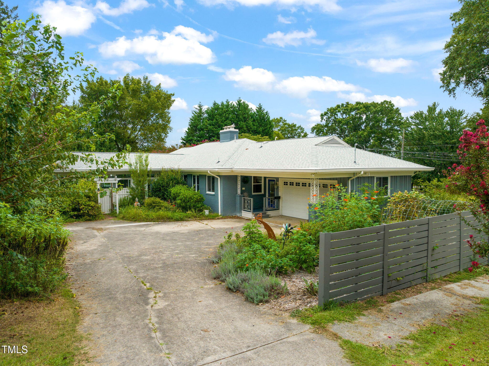 1005 W Club Boulevard