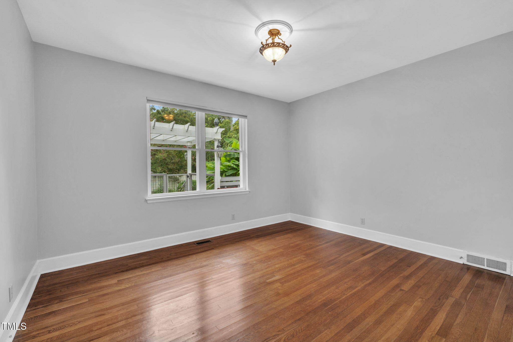 1005 W Club Boulevard