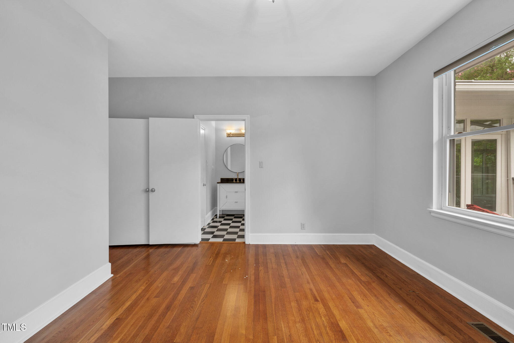 1005 W Club Boulevard