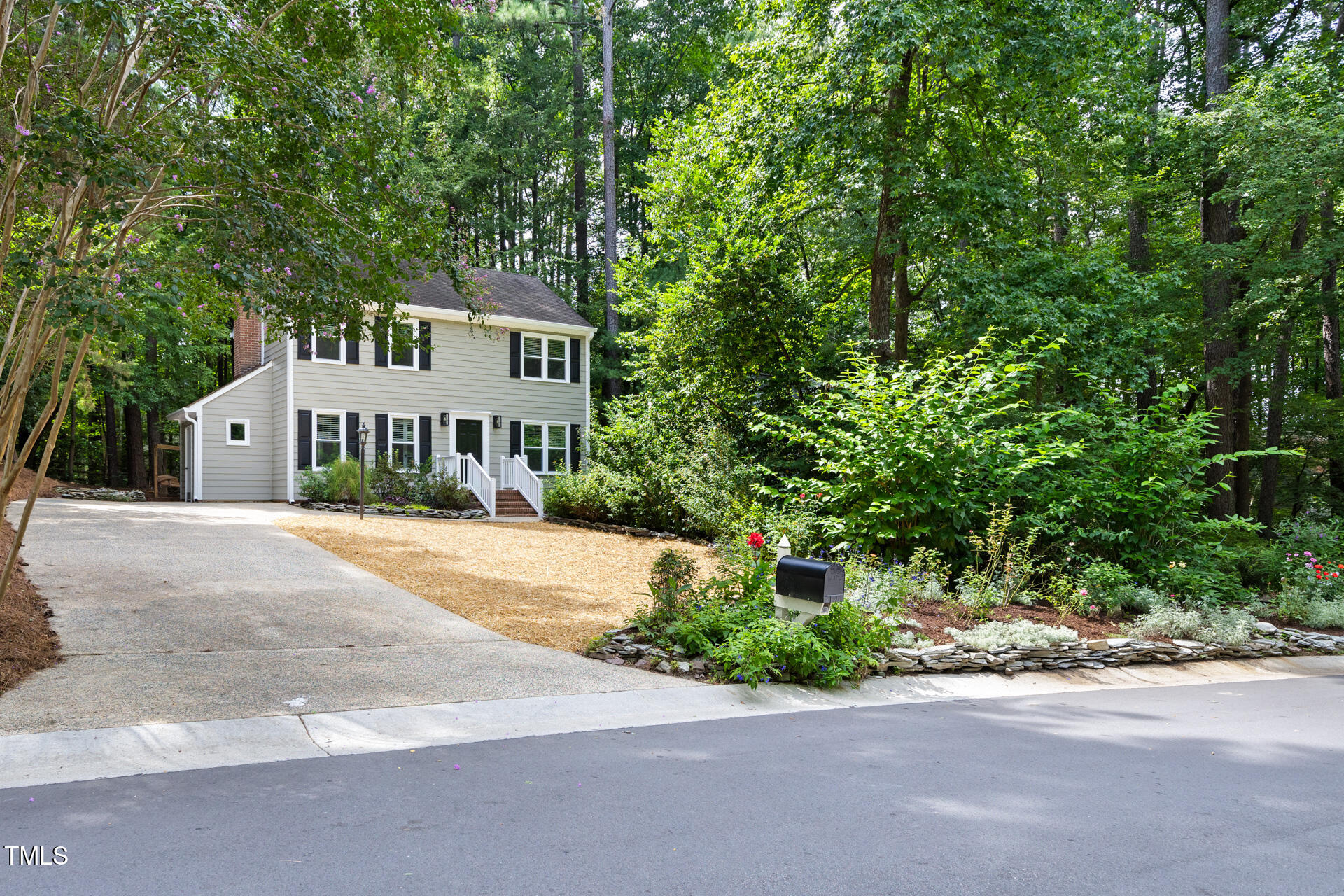 8 Briarfield Court