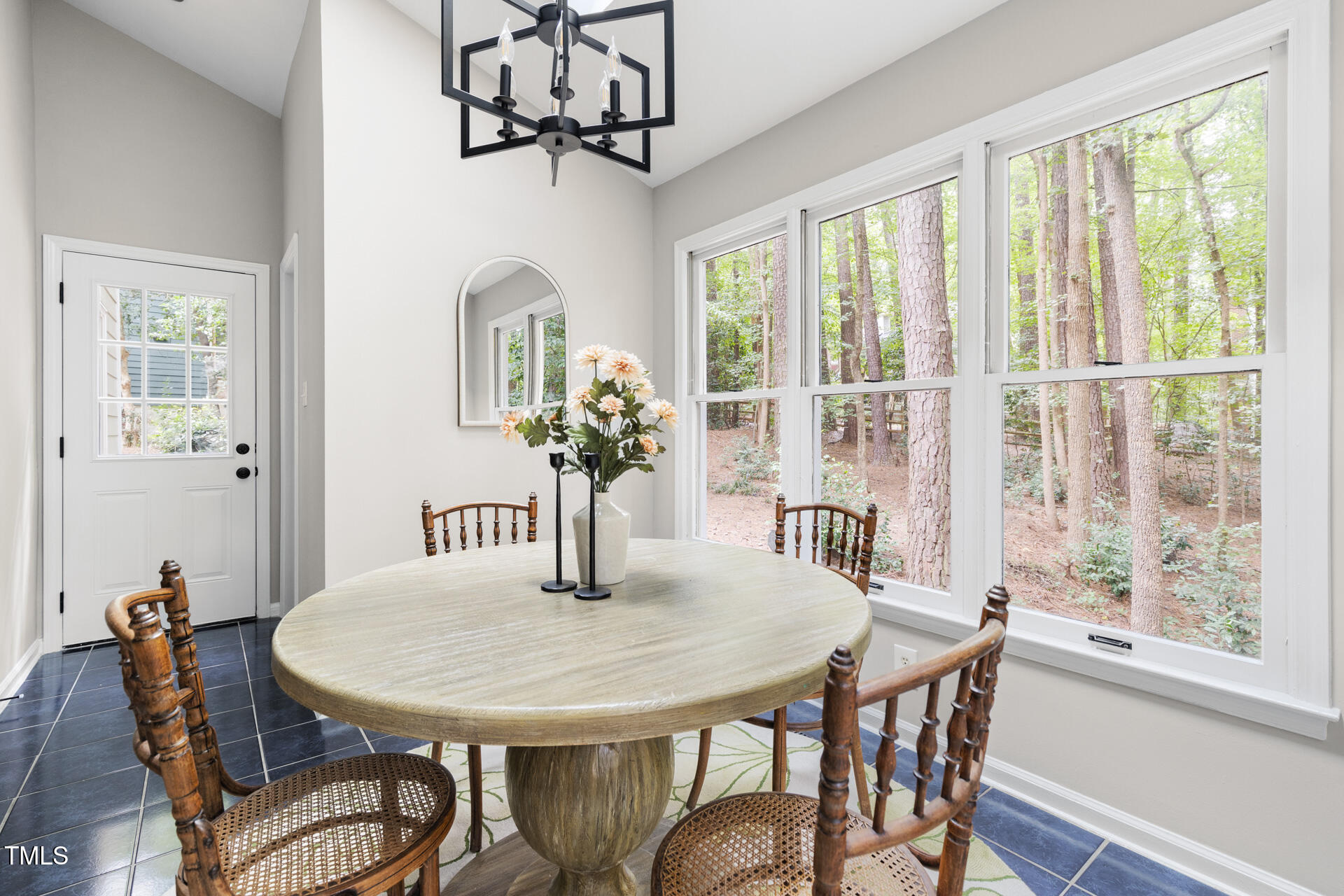 8 Briarfield Court