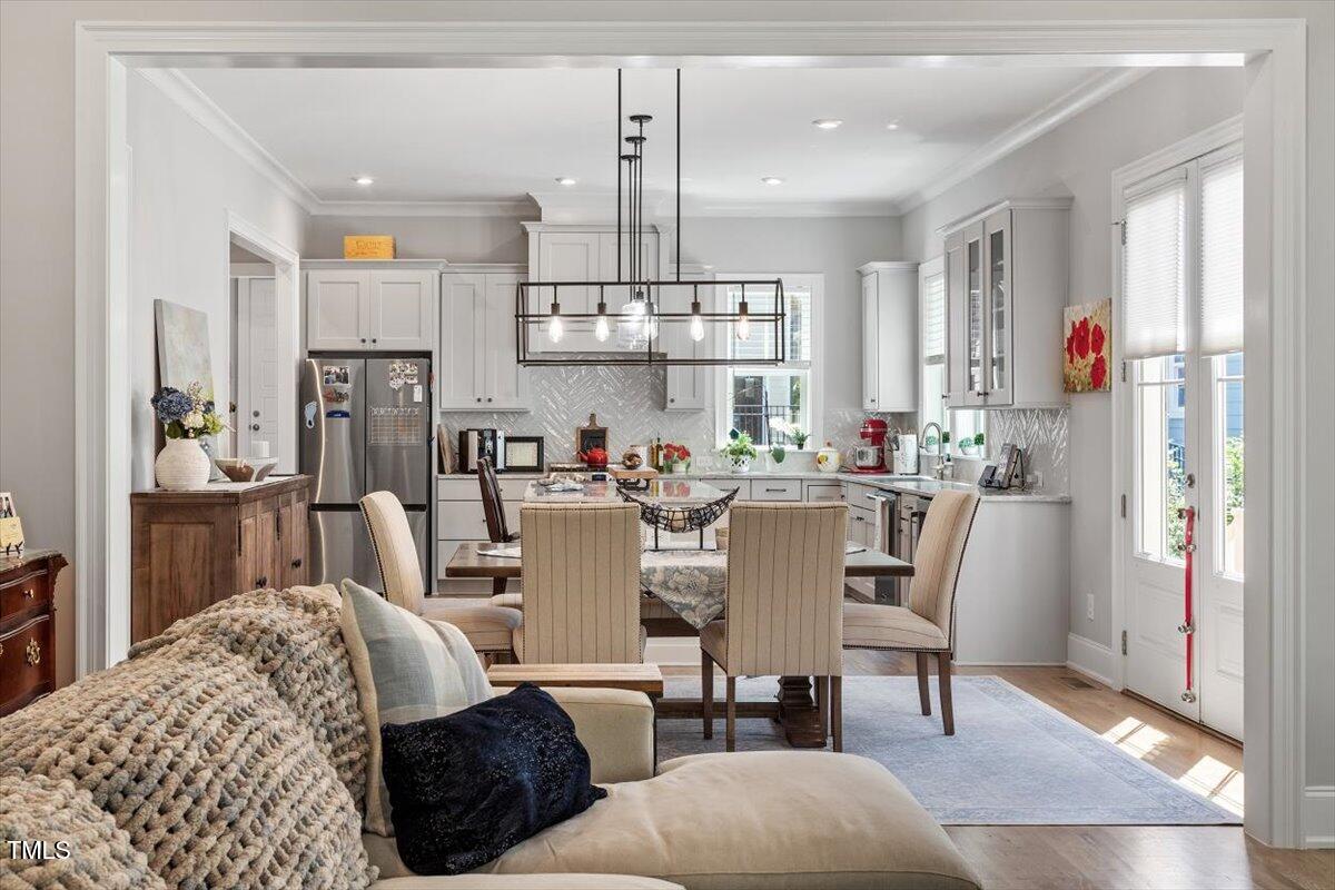 1017 Whitehall Circle