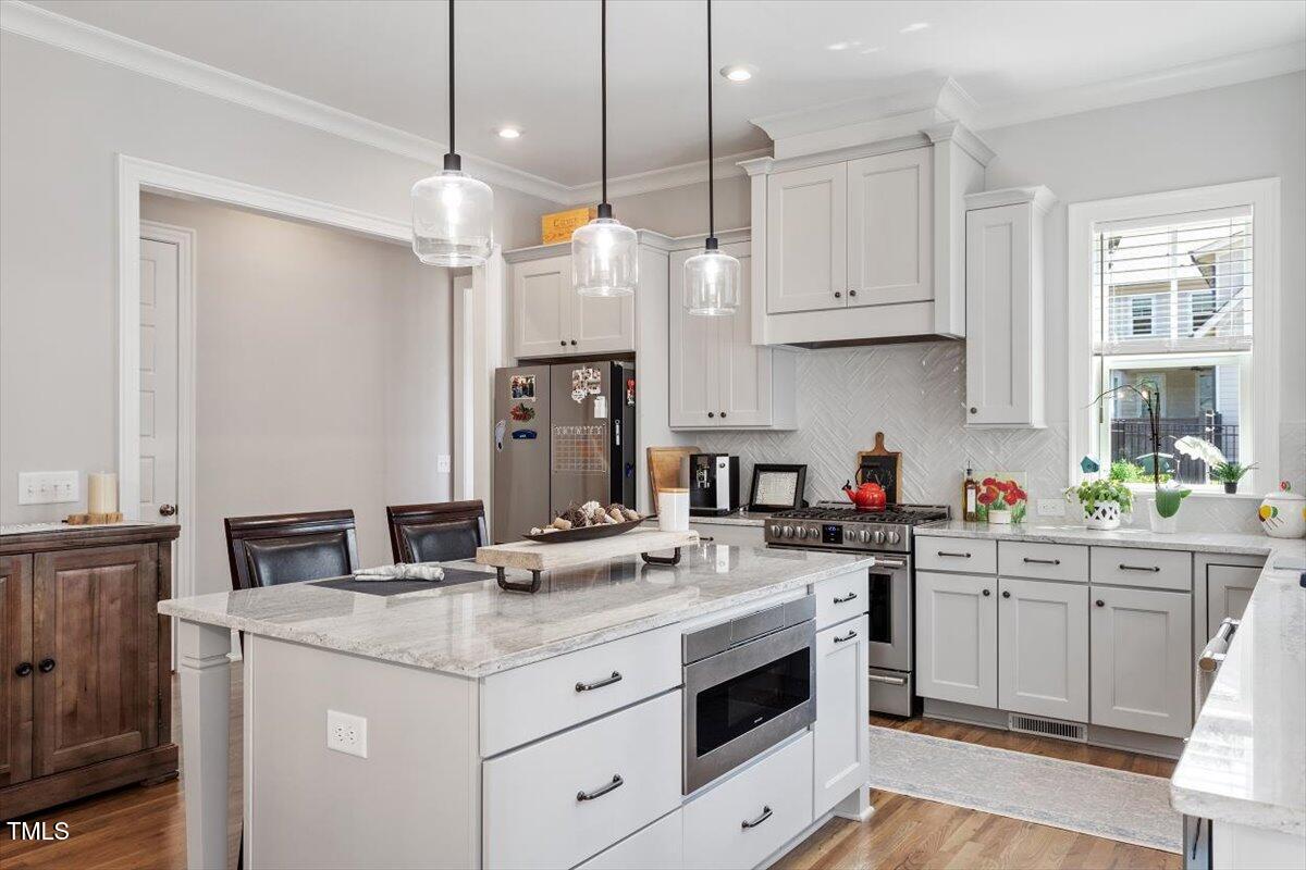 1017 Whitehall Circle