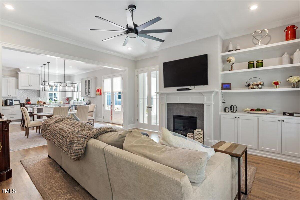 1017 Whitehall Circle