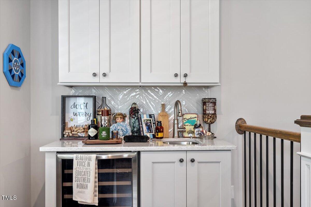 1017 Whitehall Circle