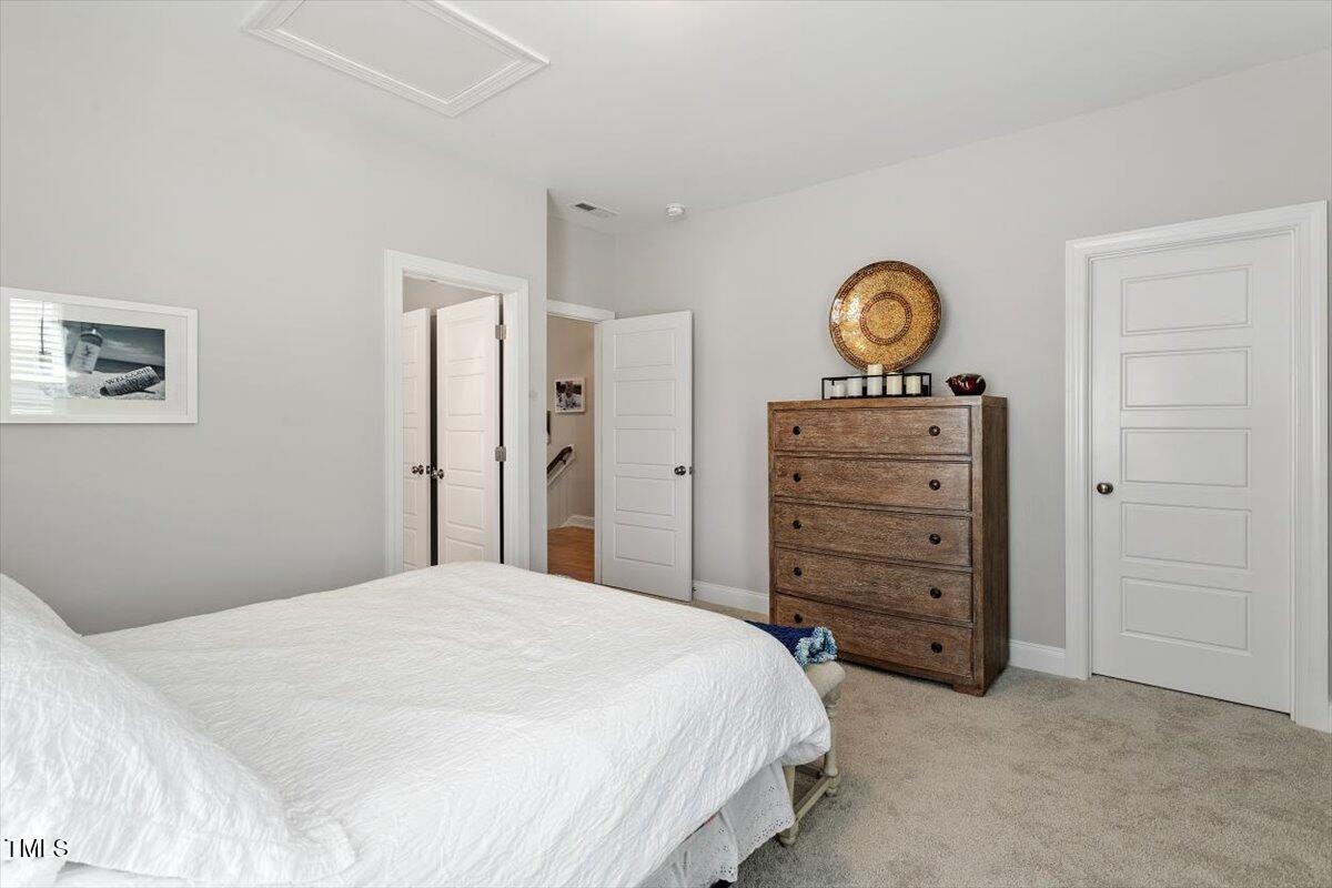 1017 Whitehall Circle