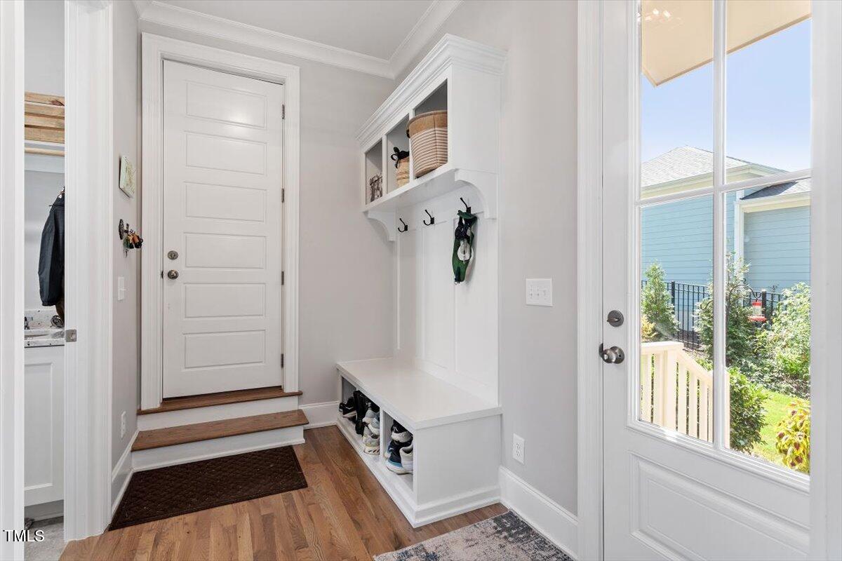 1017 Whitehall Circle